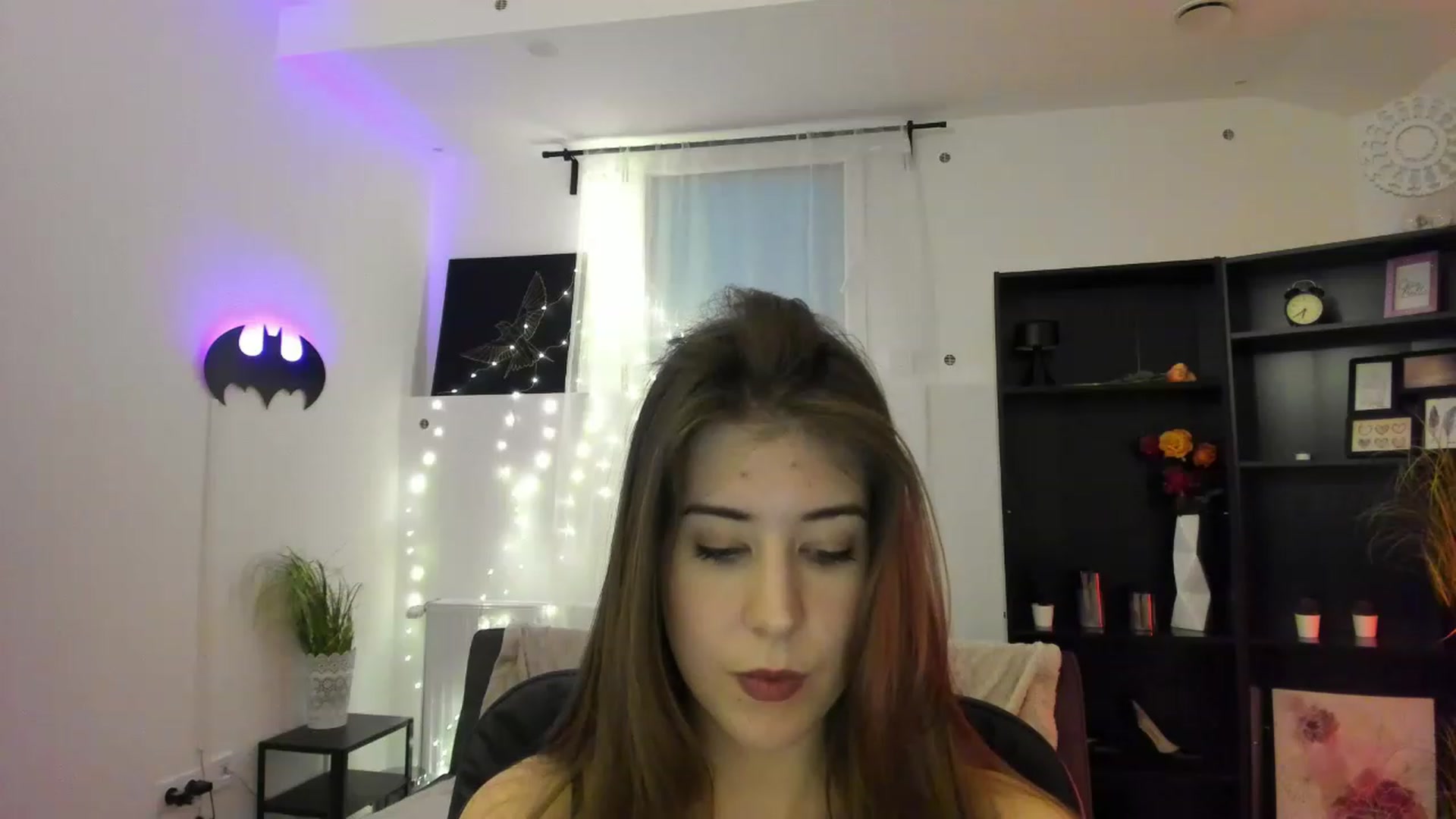 Gallery image thumbnail from Angela_White_'s myfreecams stream on, 03/08/2023, 14:05 image 15 of 20