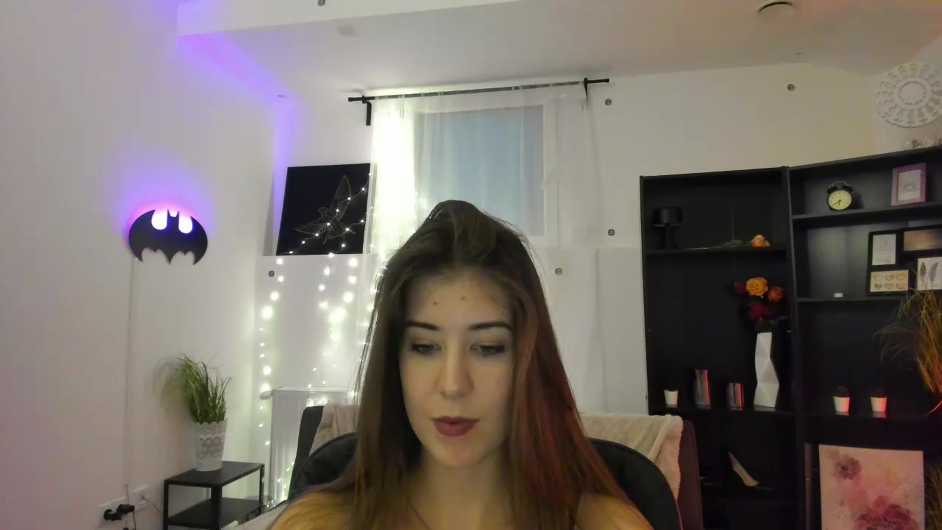 Gallery image thumbnail from Angela_White_'s myfreecams stream on, 03/08/2023, 14:05 image 3 of 20