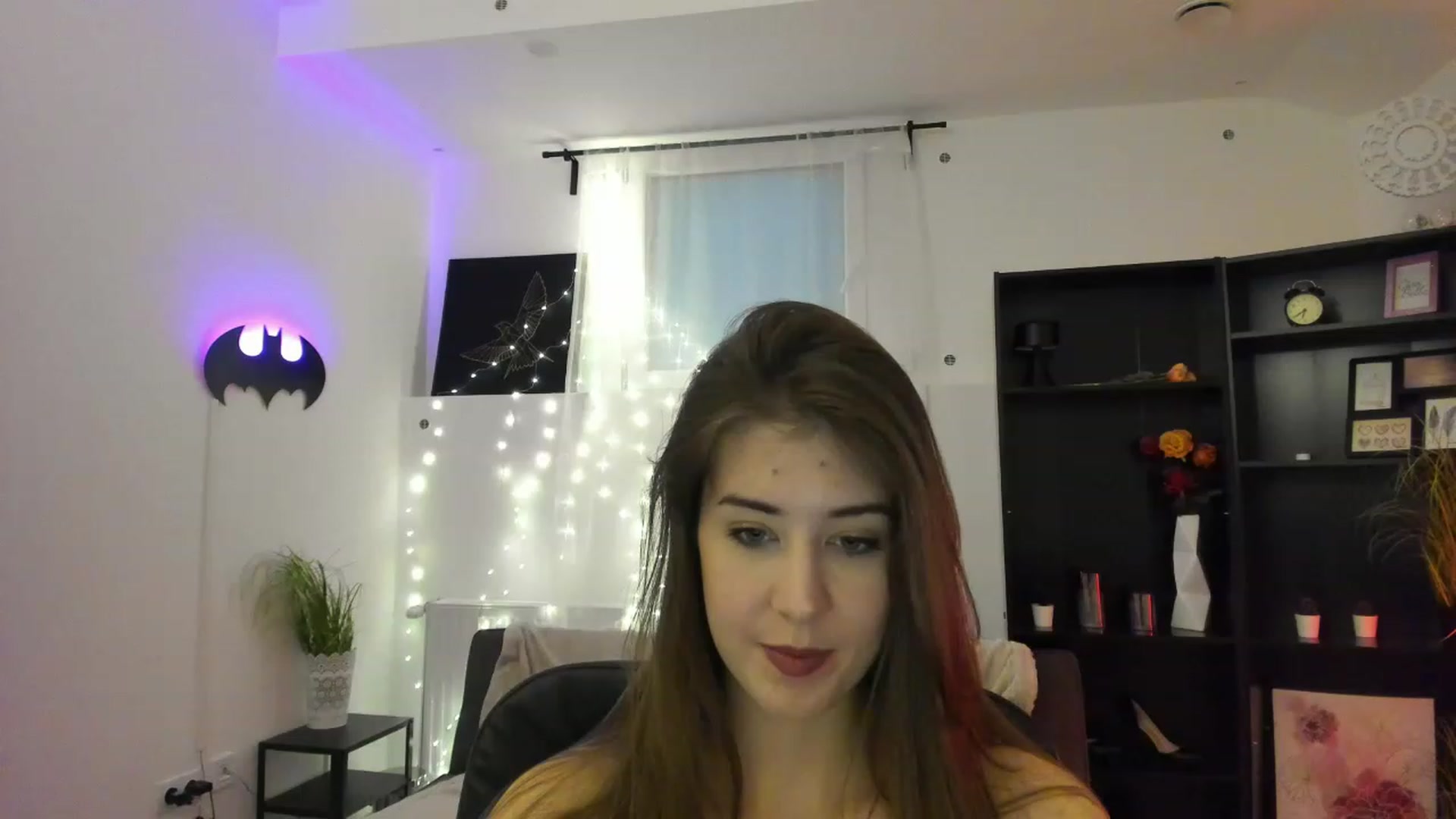 Gallery image thumbnail from Angela_White_'s myfreecams stream on, 03/08/2023, 14:05 image 17 of 20