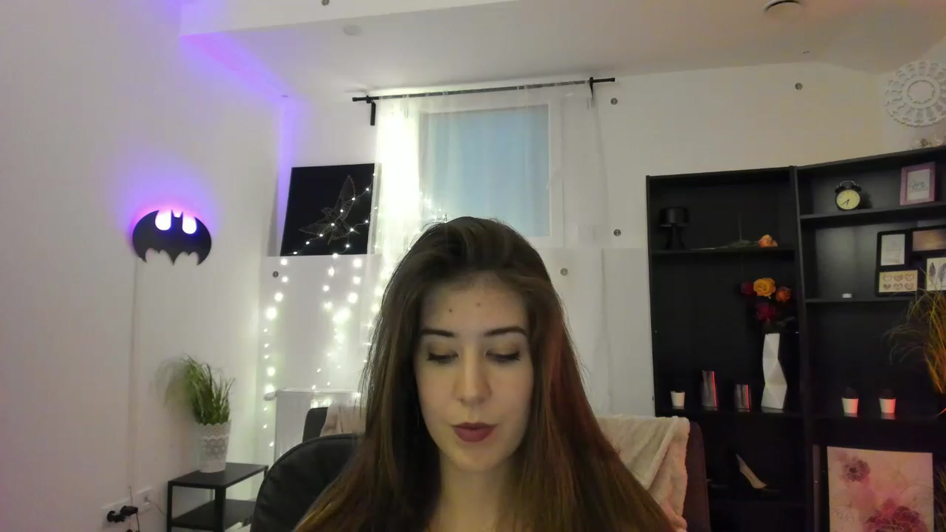 Gallery image thumbnail from Angela_White_'s myfreecams stream on, 03/08/2023, 14:05 image 11 of 20