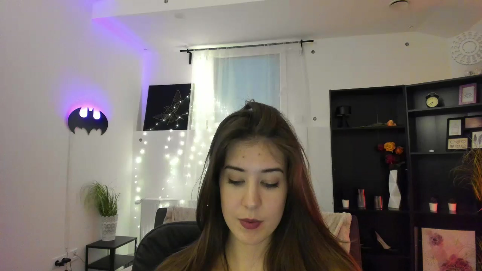 Gallery image thumbnail from Angela_White_'s myfreecams stream on, 03/08/2023, 14:05 image 5 of 20
