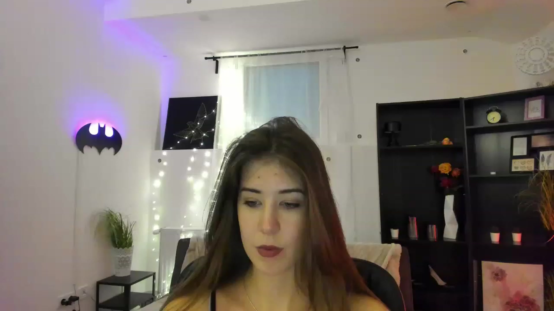 Gallery image thumbnail from Angela_White_'s myfreecams stream on, 03/08/2023, 14:05 image 1 of 20