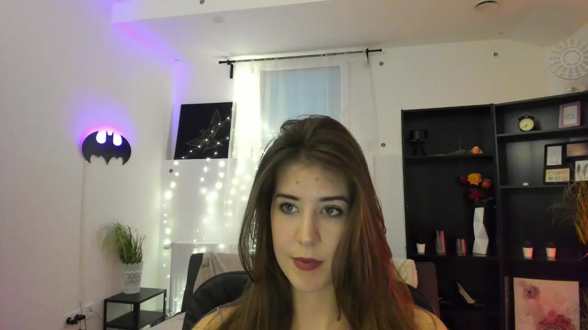 Gallery image thumbnail from Angela_White_'s myfreecams stream on, 03/08/2023, 14:05 image 20 of 20