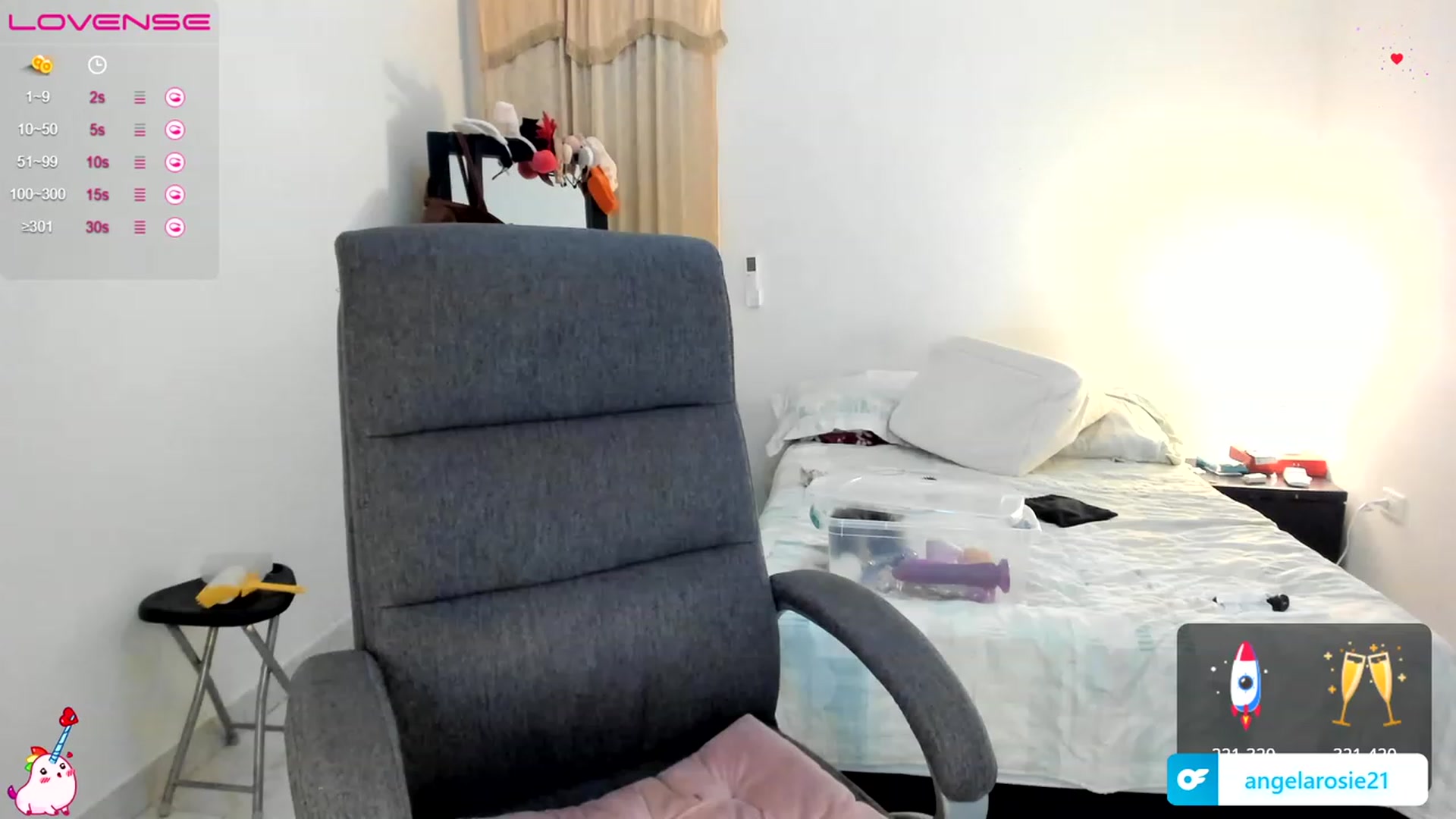 Gallery image thumbnail from Angela_rosie's myfreecams stream on, 05/22/2023, 01:20 image 11 of 20