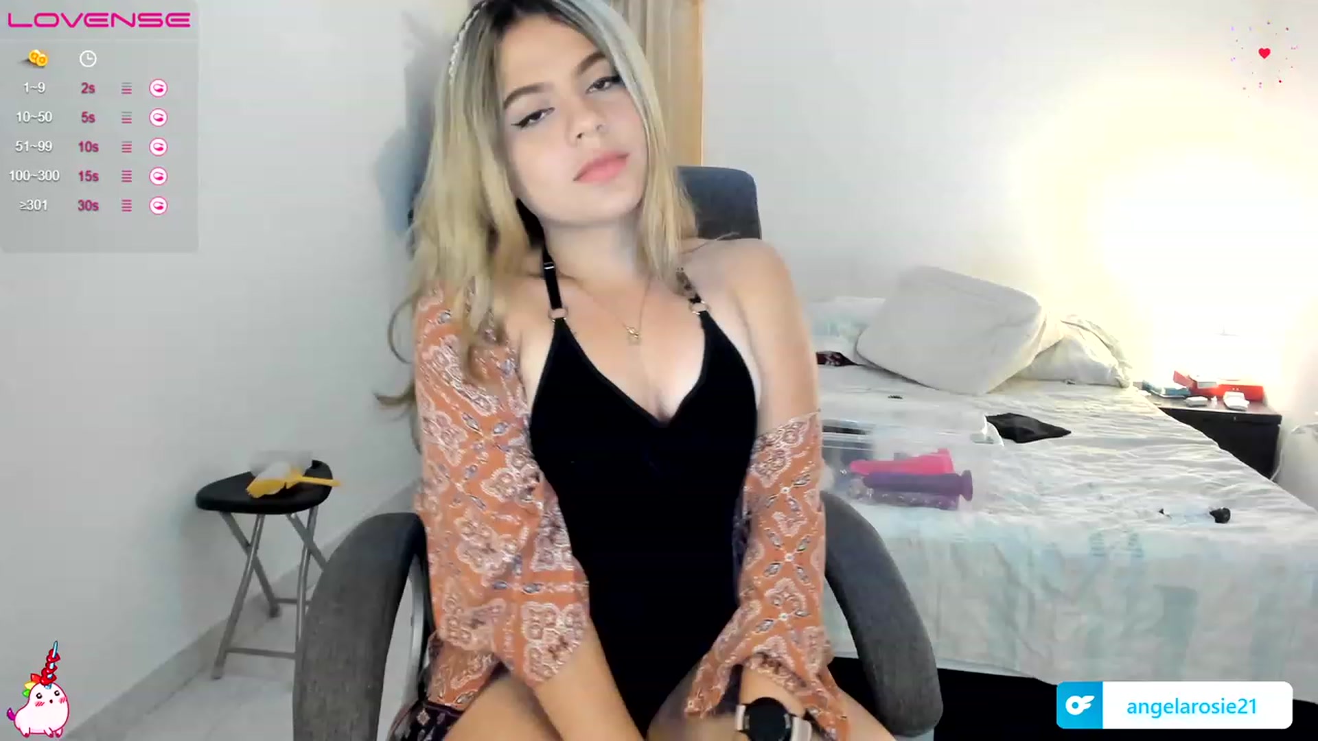 Gallery image thumbnail from Angela_rosie's myfreecams stream on, 05/22/2023, 01:20 image 2 of 20