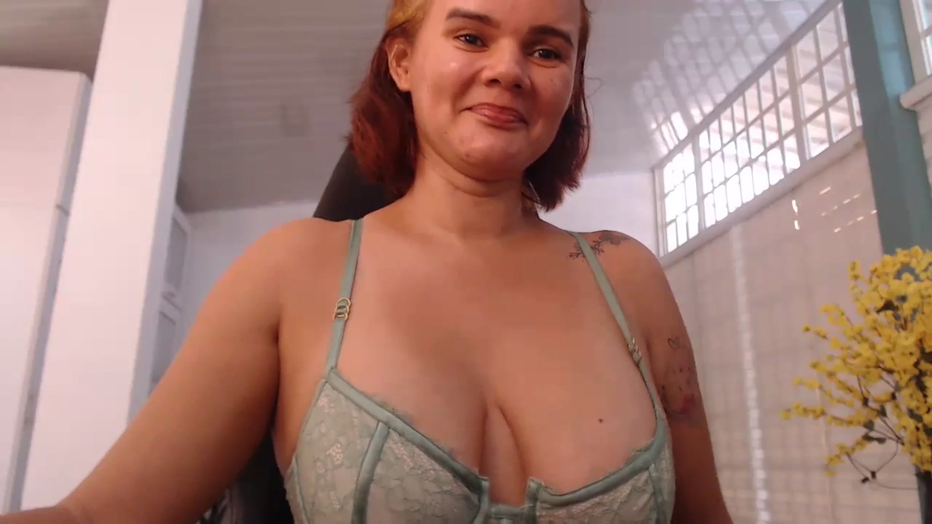 Gallery image thumbnail from AngelaforXmas's myfreecams stream on, 12/25/2023, 14:48 image 10 of 20
