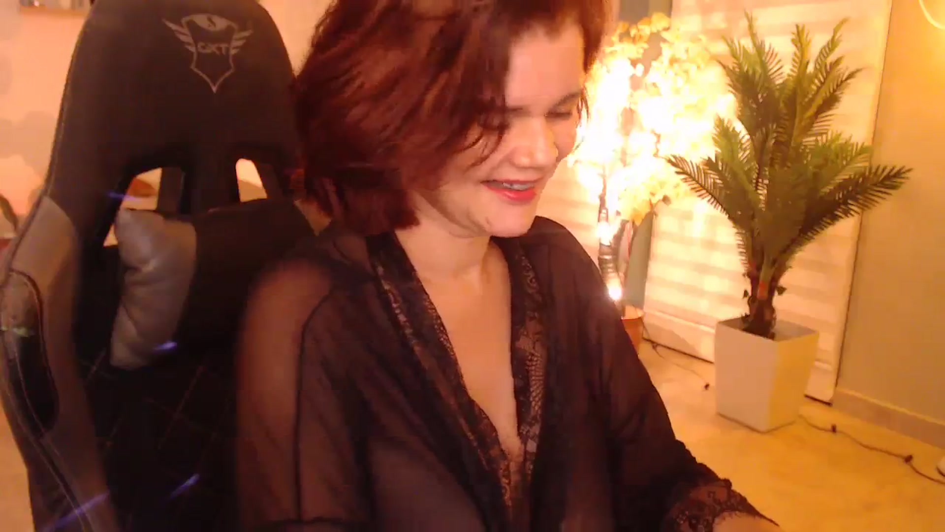 Gallery image thumbnail from AngelaforXmas's myfreecams stream on, 12/27/2023, 03:53 image 20 of 20