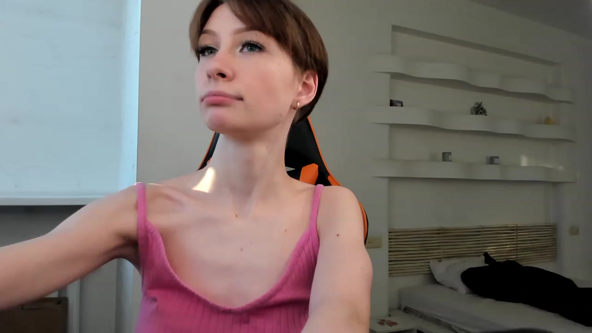 Gallery image thumbnail from Angelaluxy's myfreecams stream on, 04/10/2023, 18:16 image 1 of 20