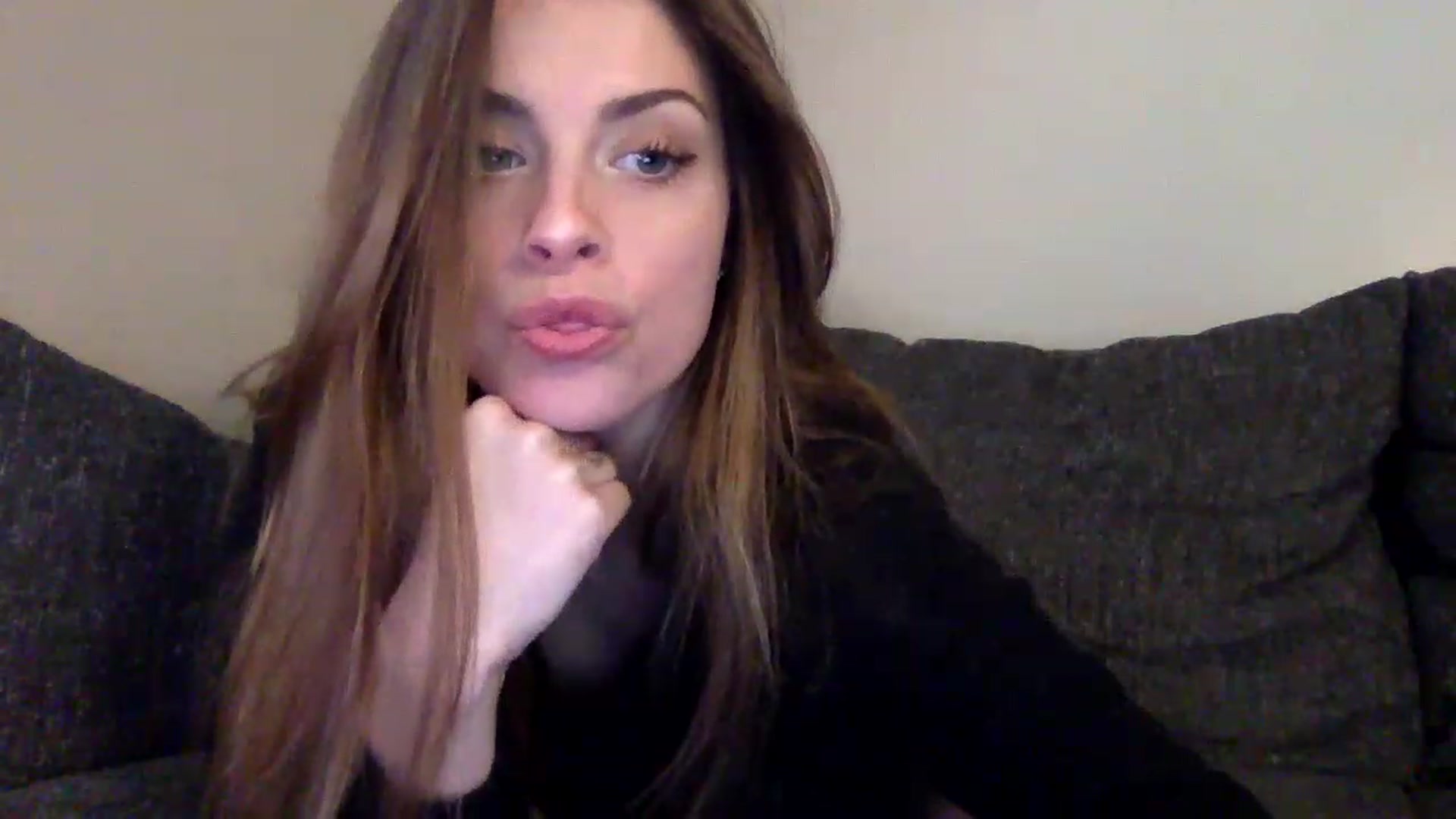 Gallery image thumbnail from Angelbabyyyy2's myfreecams stream on, 12/01/2022, 16:17 image 12 of 20