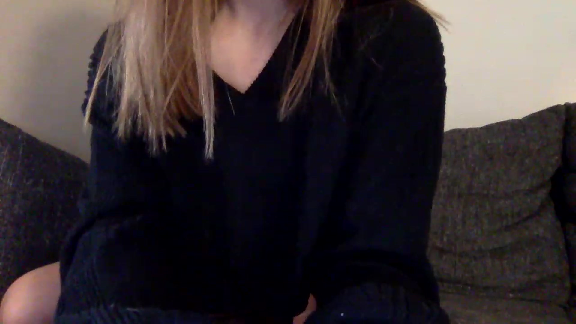 Gallery image thumbnail from Angelbabyyyy2's myfreecams stream on, 12/01/2022, 16:17 image 15 of 20