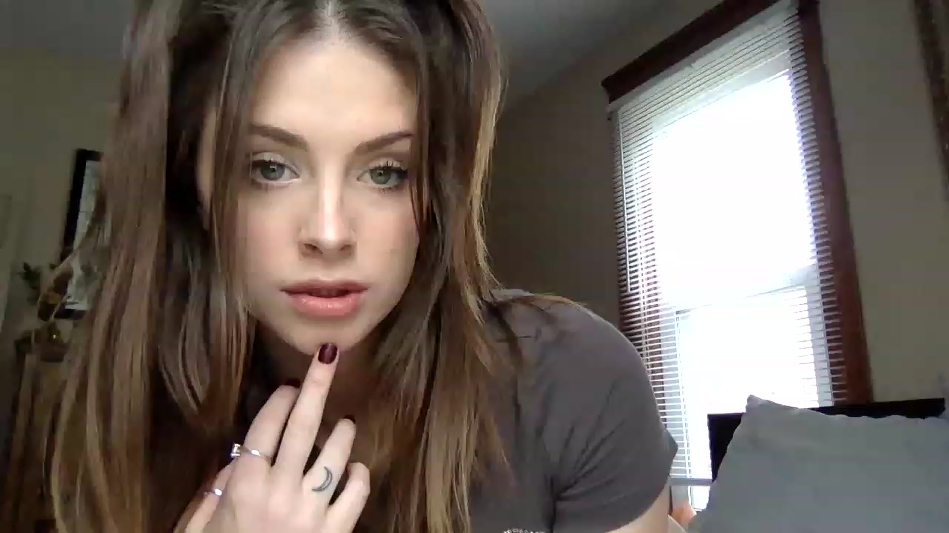Gallery image thumbnail from Angelbabyyyy2's myfreecams stream on, 04/21/2023, 14:16 image 7 of 20