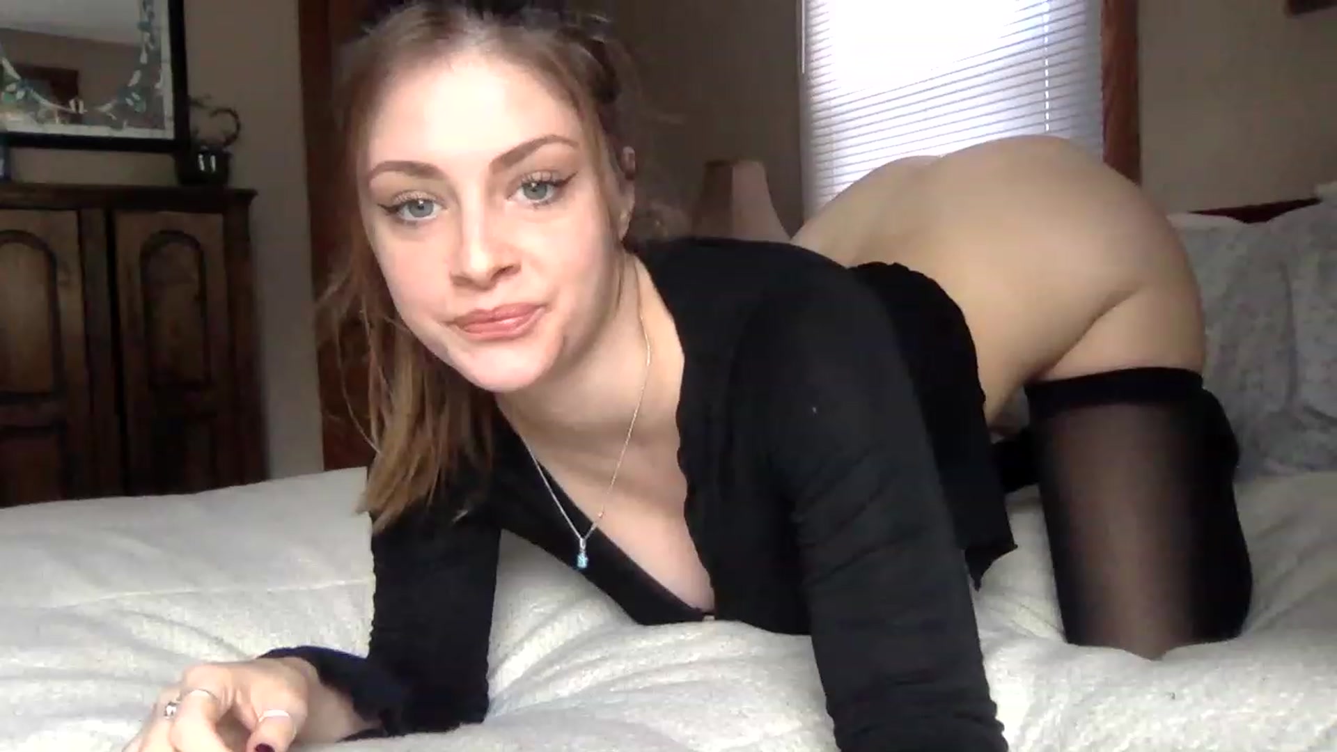 Gallery image thumbnail from Angelbabyyyy2's myfreecams stream on, 04/24/2023, 14:50 image 2 of 20