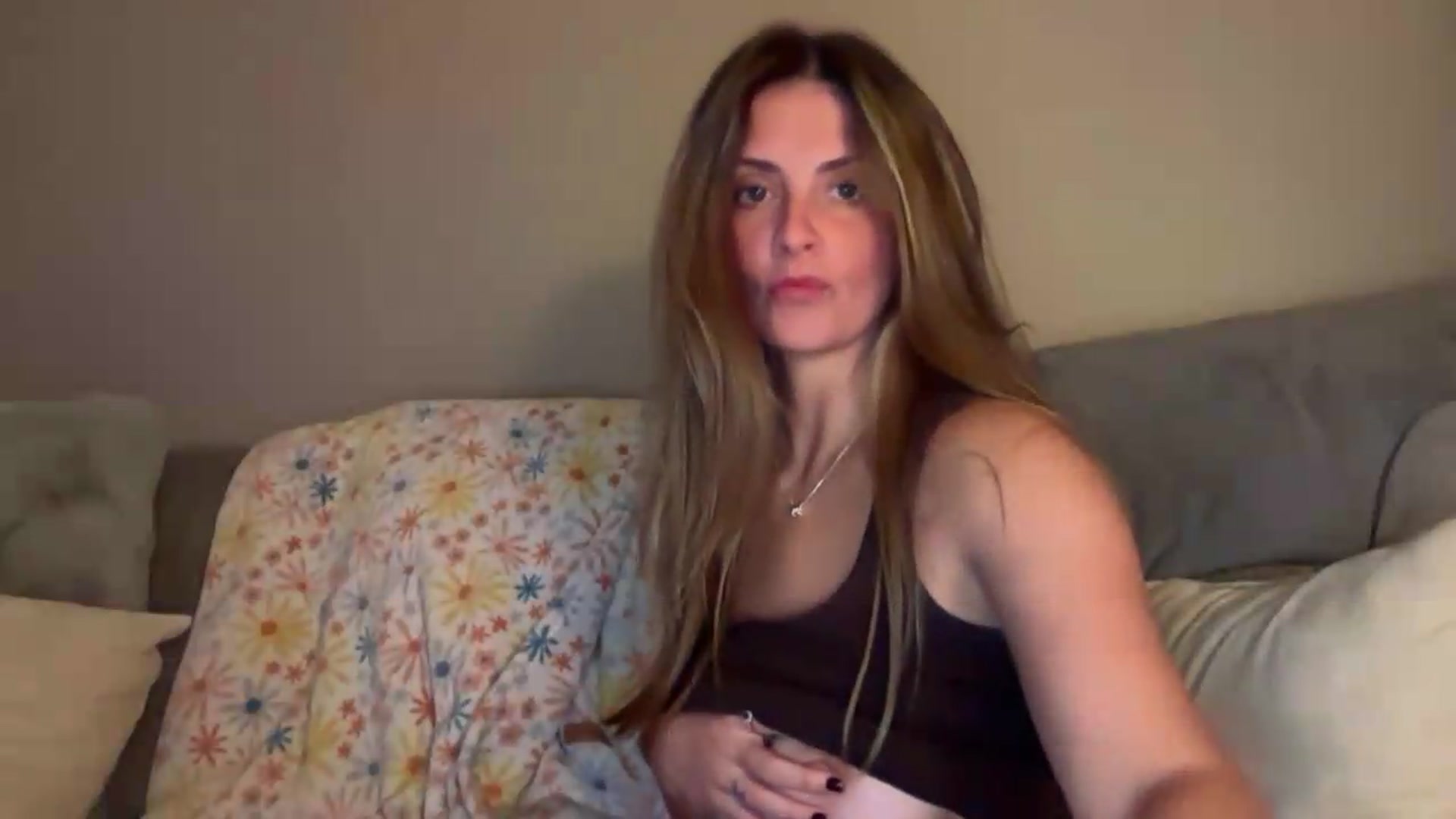 Gallery image thumbnail from Angelbabyyyy2's myfreecams stream on, 08/18/2026, 05:40 image 14 of 20