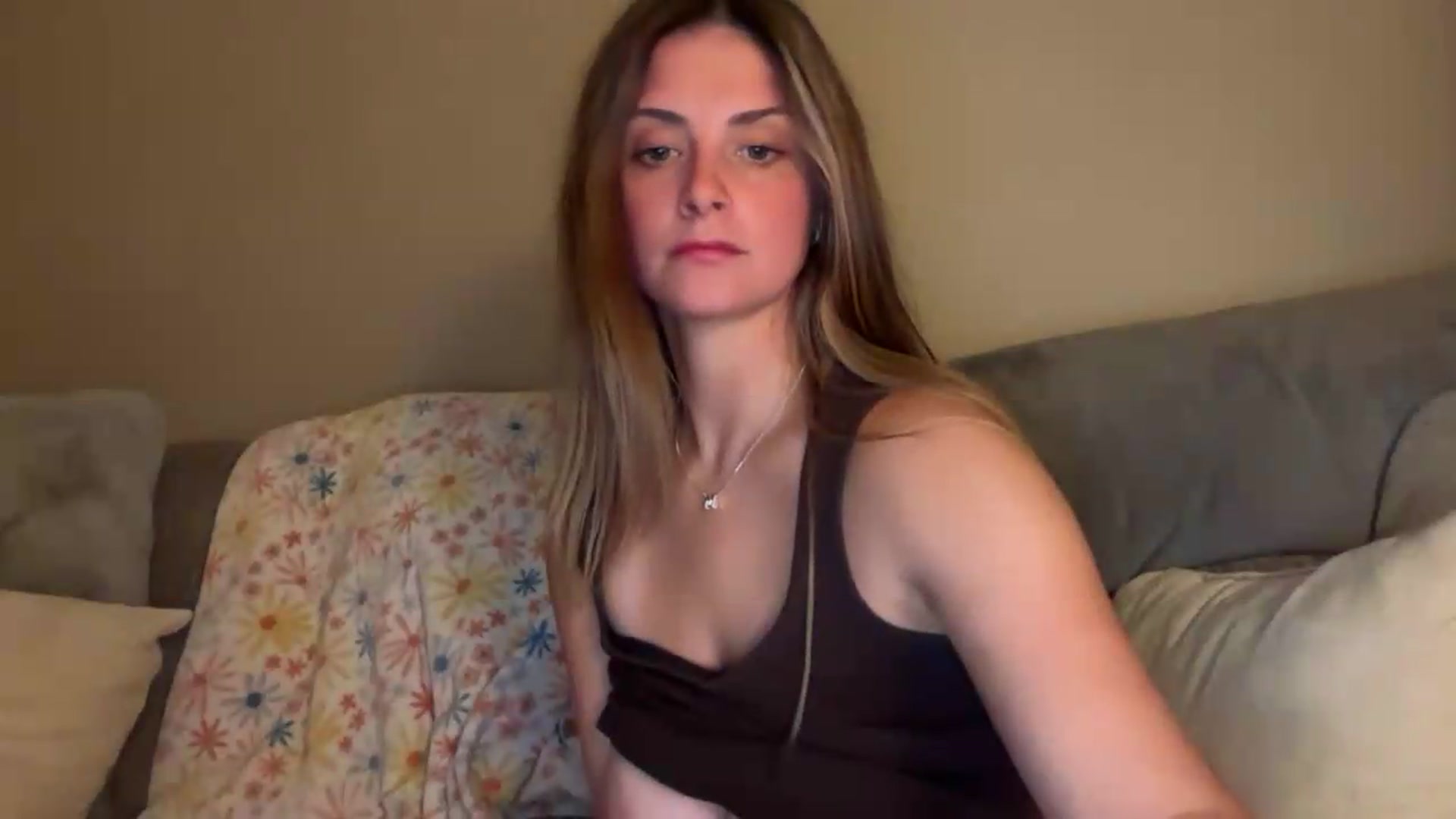 Gallery image thumbnail from Angelbabyyyy2's myfreecams stream on, 08/18/2026, 05:40 image 9 of 20