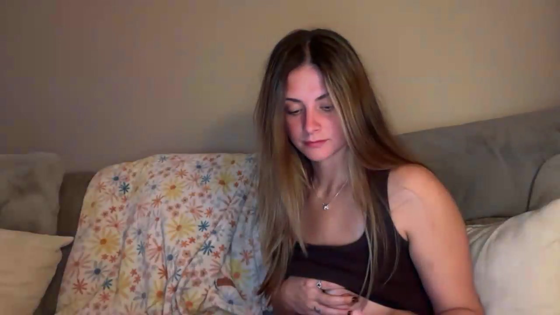 Gallery image thumbnail from Angelbabyyyy2's myfreecams stream on, 08/18/2026, 05:40 image 13 of 20