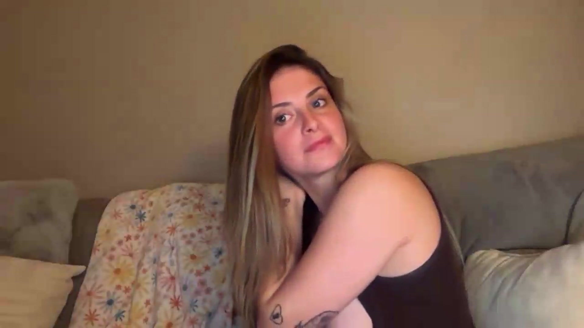 Gallery image thumbnail from Angelbabyyyy2's myfreecams stream on, 08/18/2026, 06:00 image 15 of 20