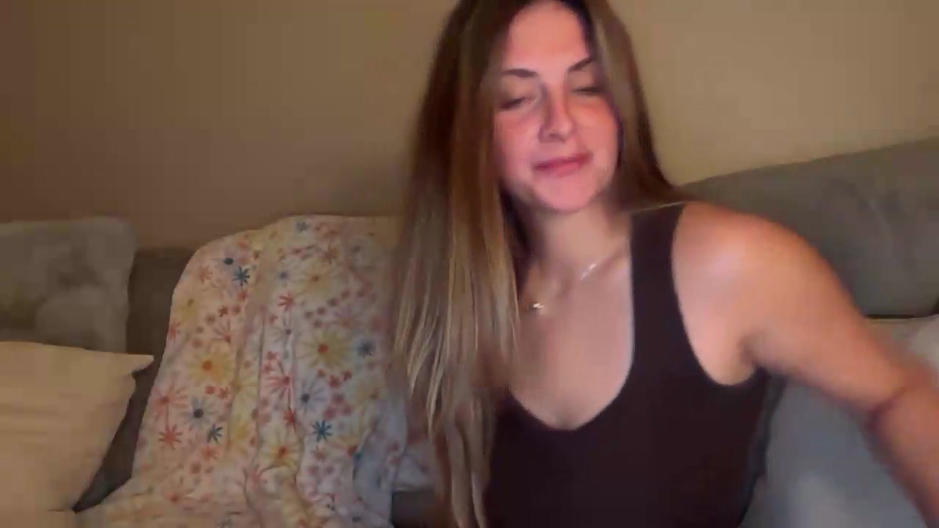 Gallery image thumbnail from Angelbabyyyy2's myfreecams stream on, 08/18/2026, 06:00 image 19 of 20