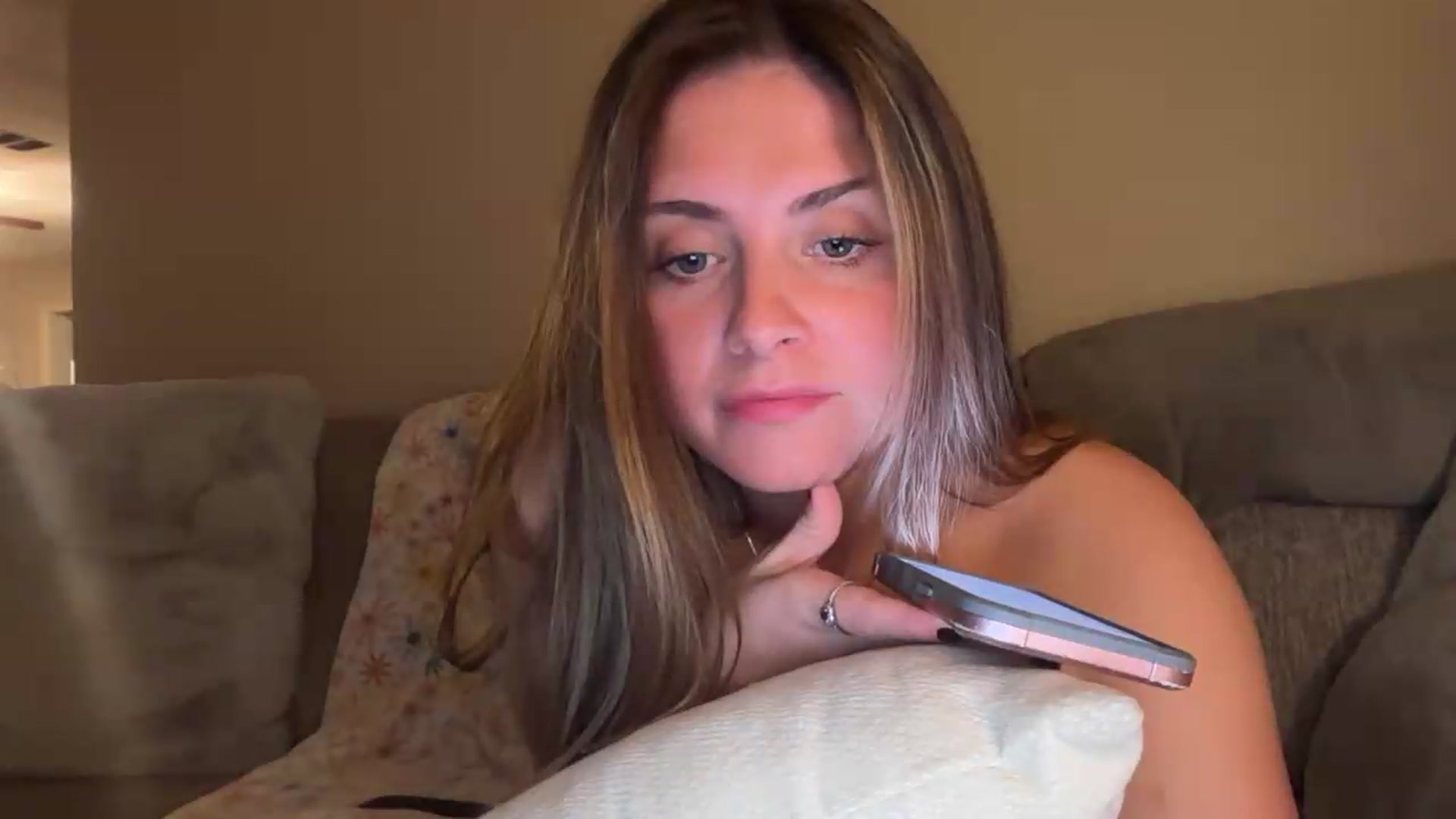 Gallery image thumbnail from Angelbabyyyy2's myfreecams stream on, 08/18/2026, 06:47 image 4 of 20