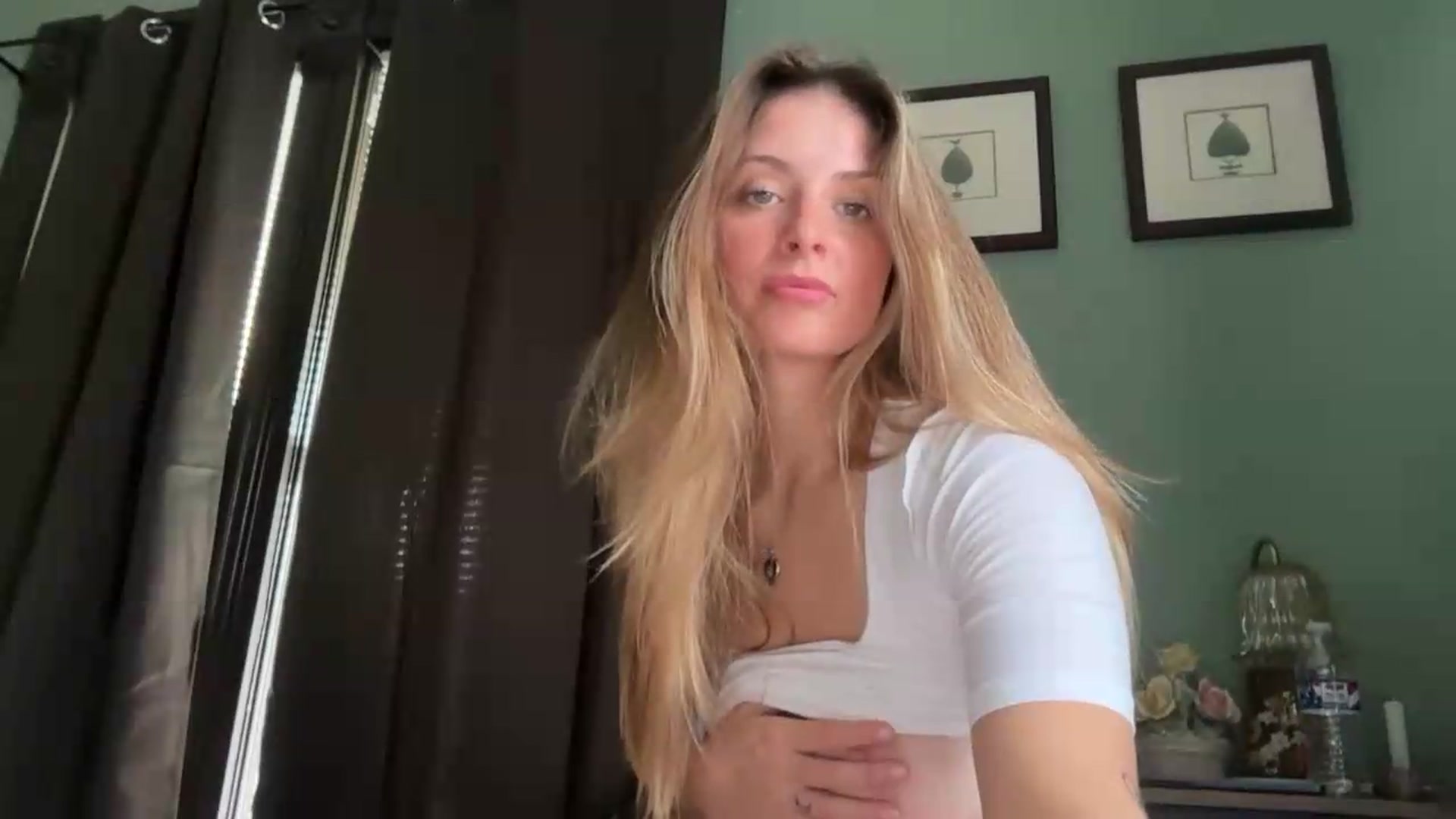 Gallery image thumbnail from Angelbabyyyy2's myfreecams stream on, 08/31/2026, 19:21 image 12 of 20