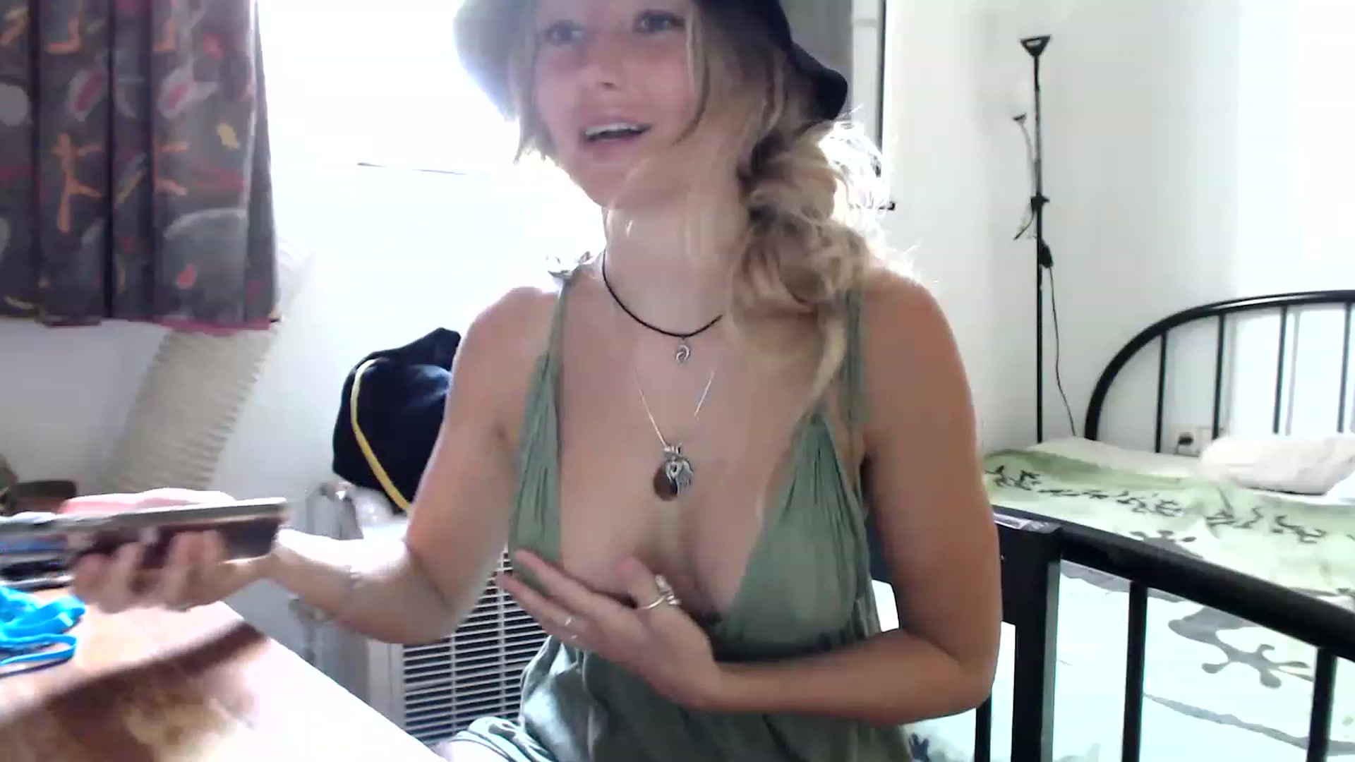 Gallery image thumbnail from Angeleska's myfreecams stream on, 07/15/2023, 15:52 image 7 of 20