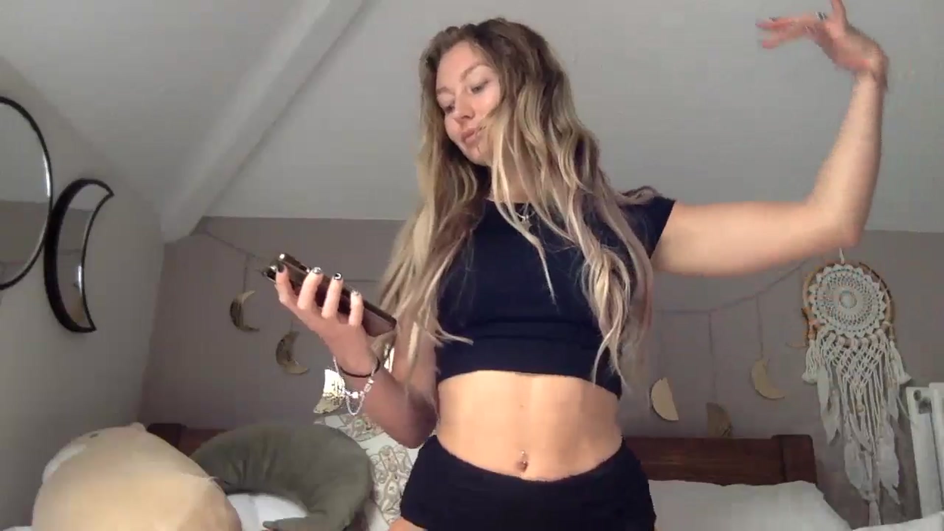 Gallery image thumbnail from Angeleska's myfreecams stream on, 07/07/2024, 16:49 image 4 of 20