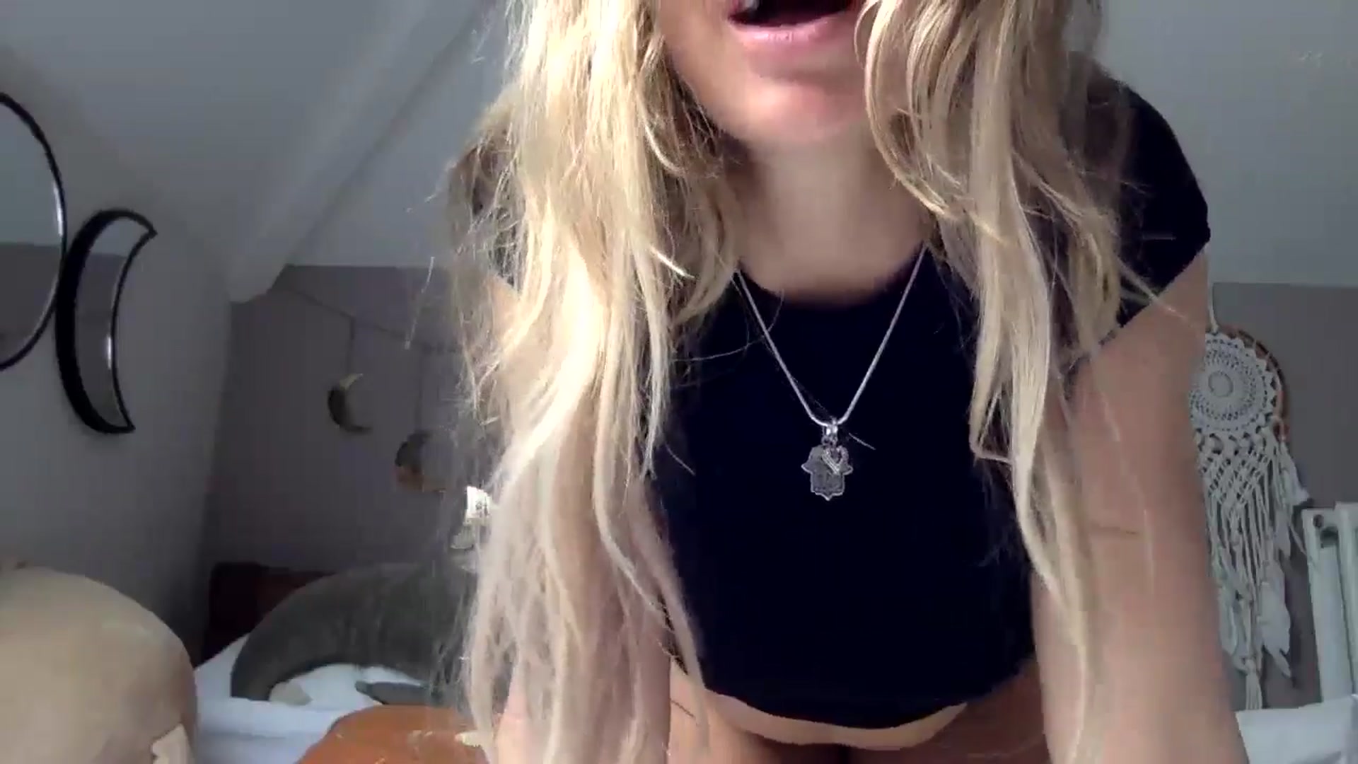 Gallery image thumbnail from Angeleska's myfreecams stream on, 07/07/2024, 16:49 image 12 of 20