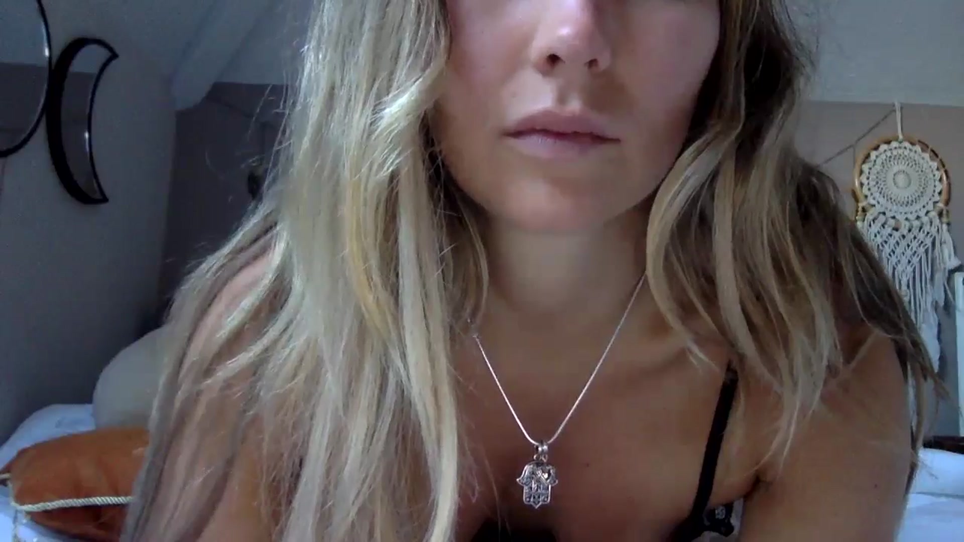 Gallery image thumbnail from Angeleska's myfreecams stream on, 07/07/2024, 18:15 image 18 of 20