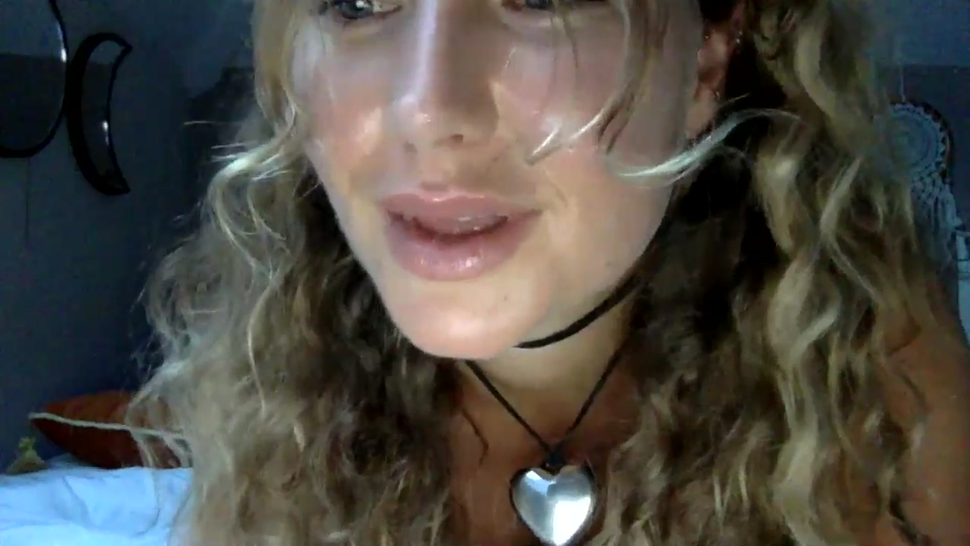Gallery image thumbnail from Angeleska's myfreecams stream on, 07/20/2024, 19:46 image 17 of 20