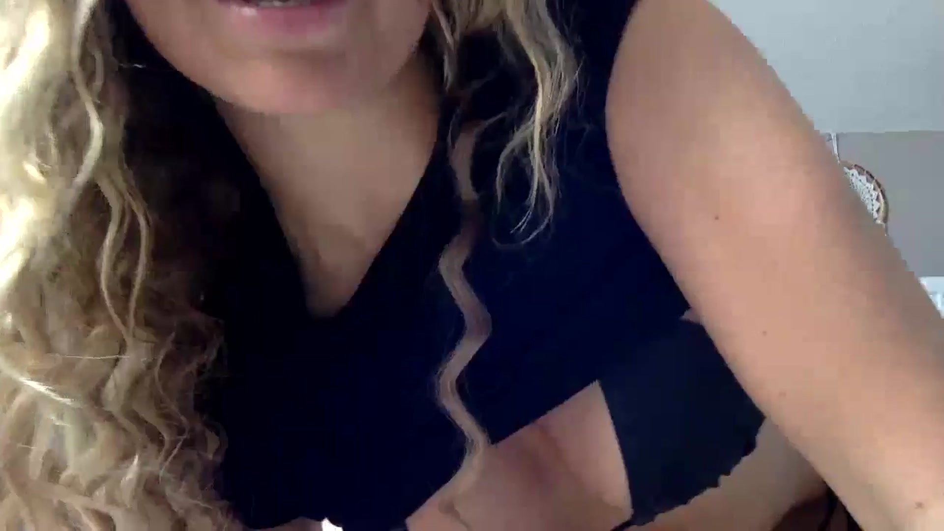 Gallery image thumbnail from Angeleska's myfreecams stream on, 07/28/2024, 16:47 image 11 of 20