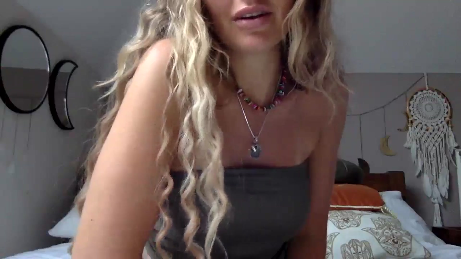 Gallery image thumbnail from Angeleska's myfreecams stream on, 08/18/2024, 18:07 image 20 of 20