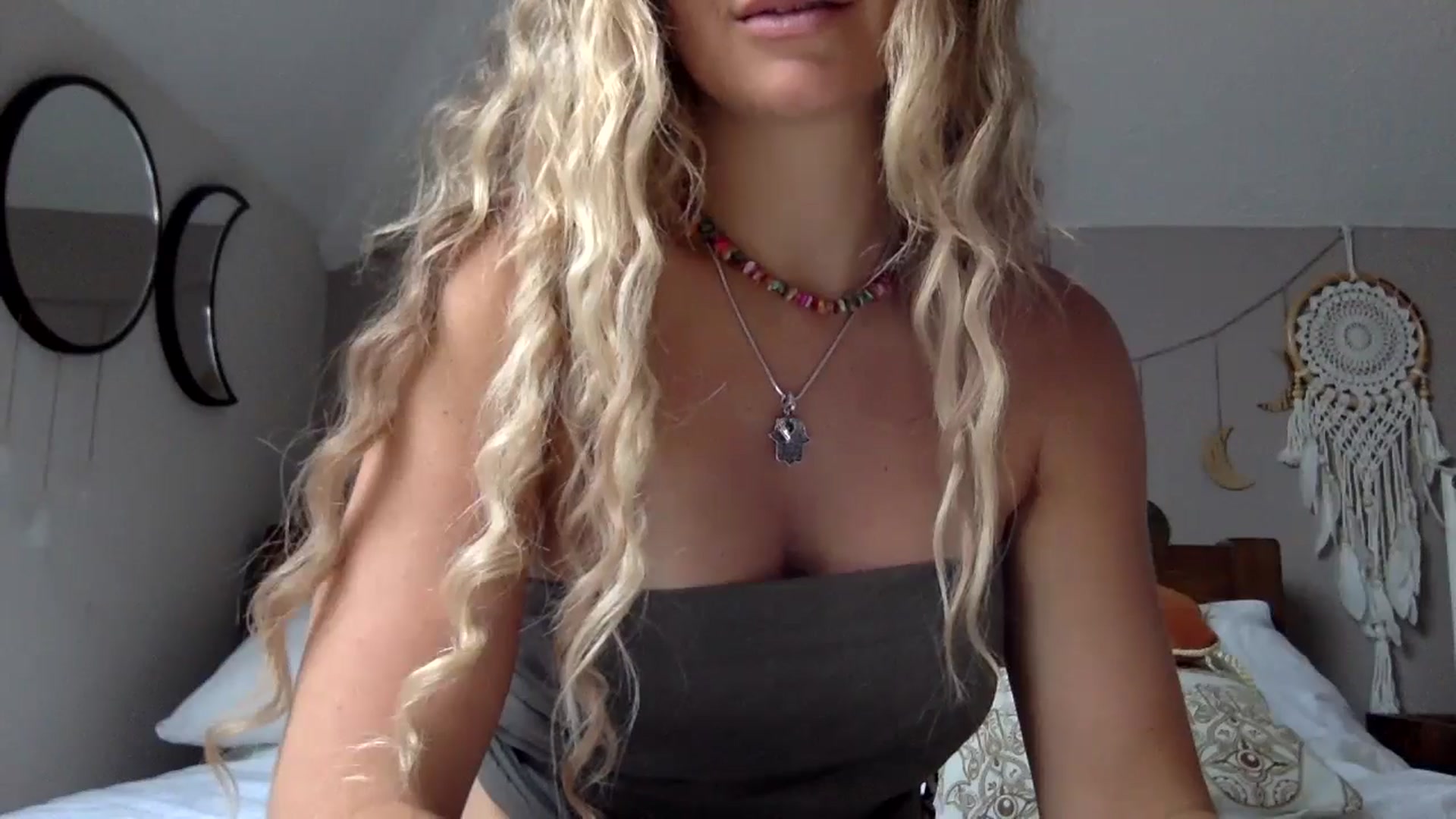 Gallery image thumbnail from Angeleska's myfreecams stream on, 08/18/2024, 18:07 image 19 of 20