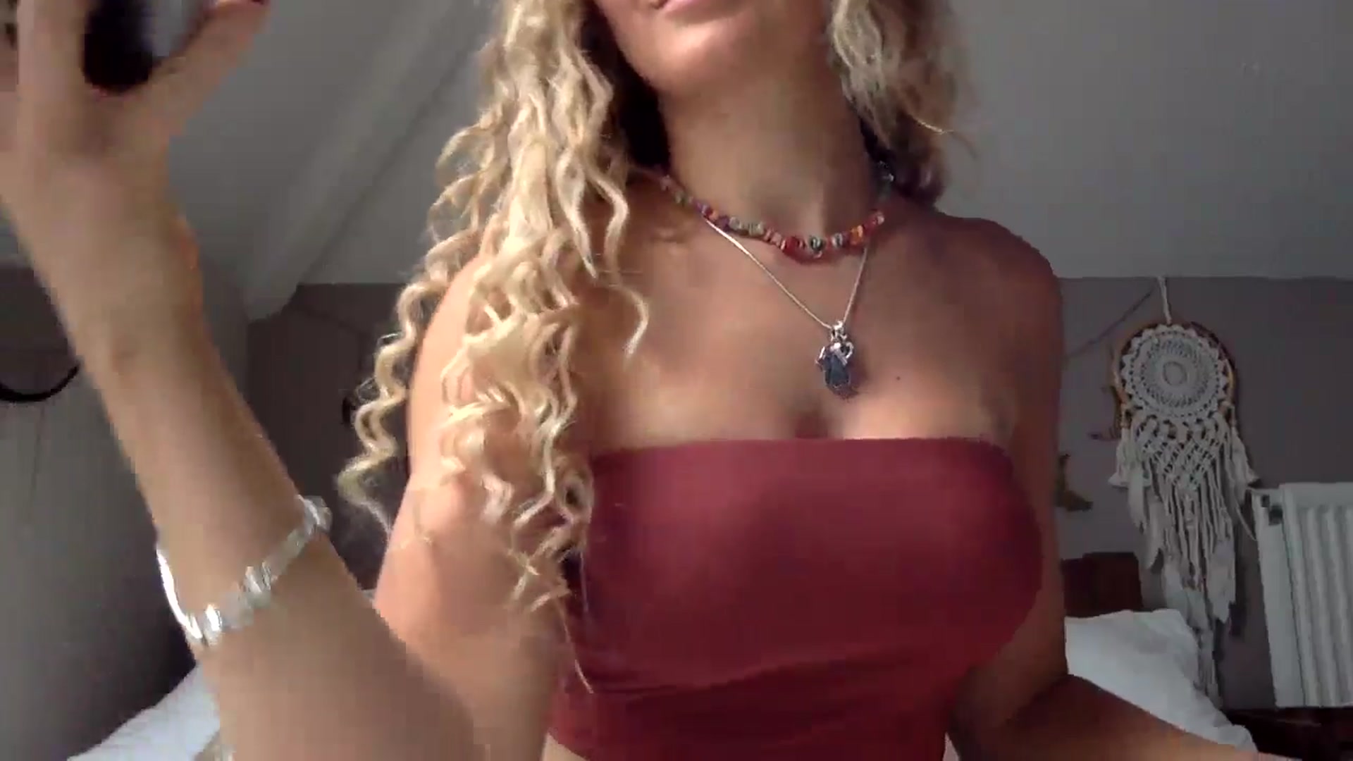 Gallery image thumbnail from Angeleska's myfreecams stream on, 08/23/2024, 17:31 image 17 of 20