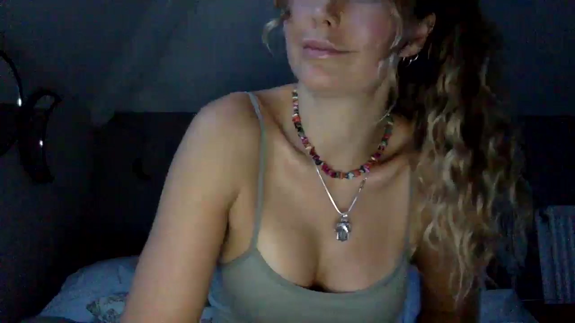 Gallery image thumbnail from Angeleska's myfreecams stream on, 08/26/2024, 19:22 image 14 of 20