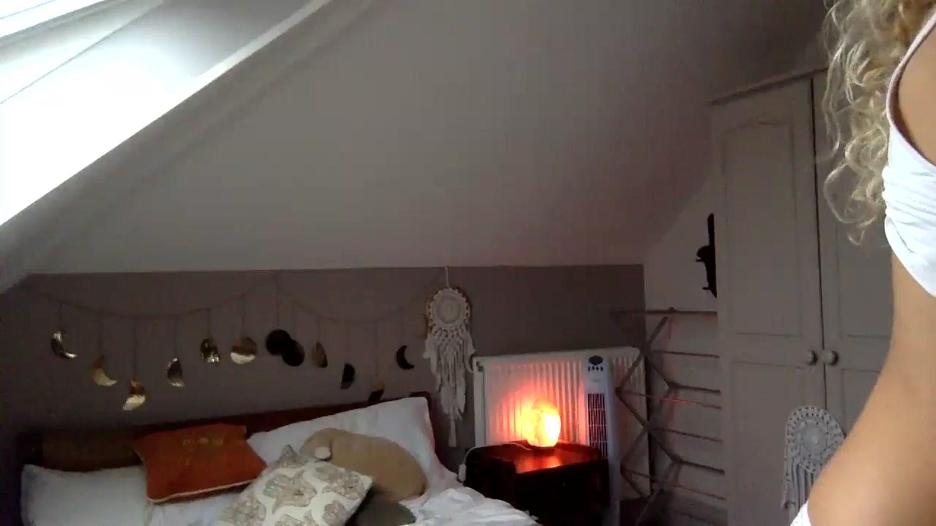 Gallery image thumbnail from Angeleska's myfreecams stream on, 09/07/2024, 16:54 image 16 of 20