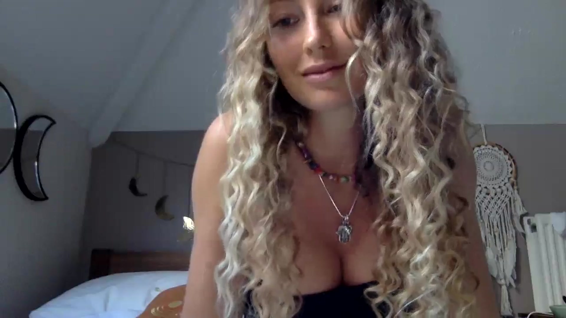 Gallery image thumbnail from Angeleska's myfreecams stream on, 09/13/2024, 17:32 image 4 of 20