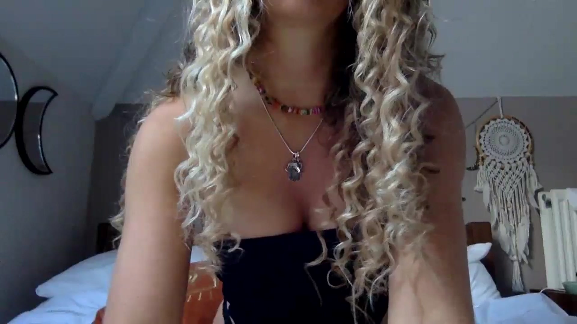 Gallery image thumbnail from Angeleska's myfreecams stream on, 09/13/2024, 17:32 image 6 of 20