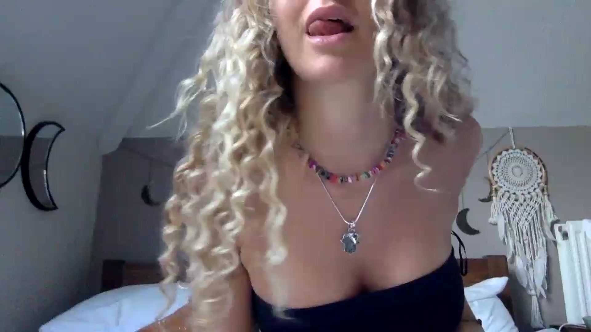 Gallery image thumbnail from Angeleska's myfreecams stream on, 09/13/2024, 17:32 image 15 of 20