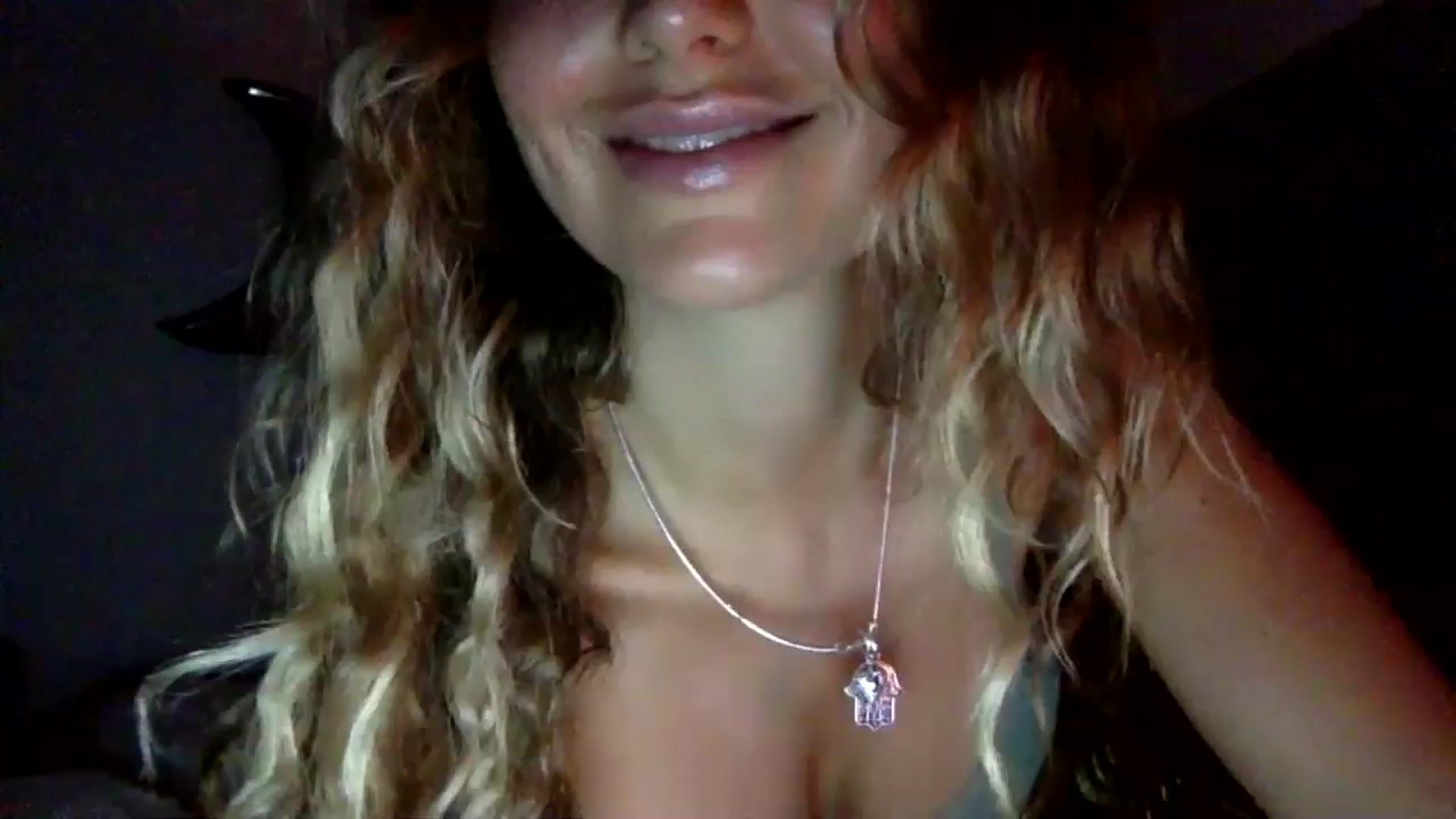 Gallery image thumbnail from Angeleska's myfreecams stream on, 09/16/2024, 01:29 image 8 of 20