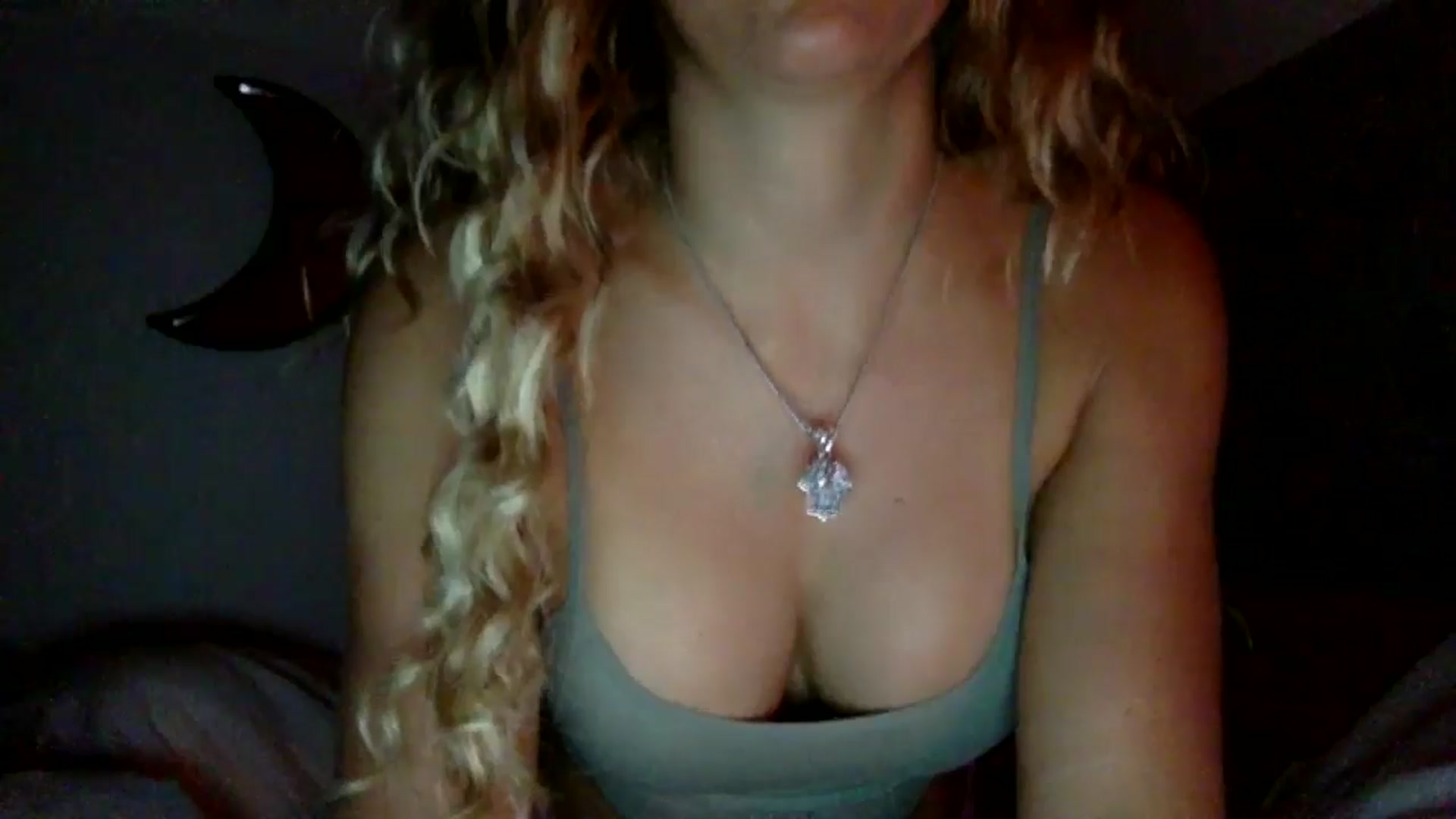 Gallery image thumbnail from Angeleska's myfreecams stream on, 09/16/2024, 01:29 image 2 of 20
