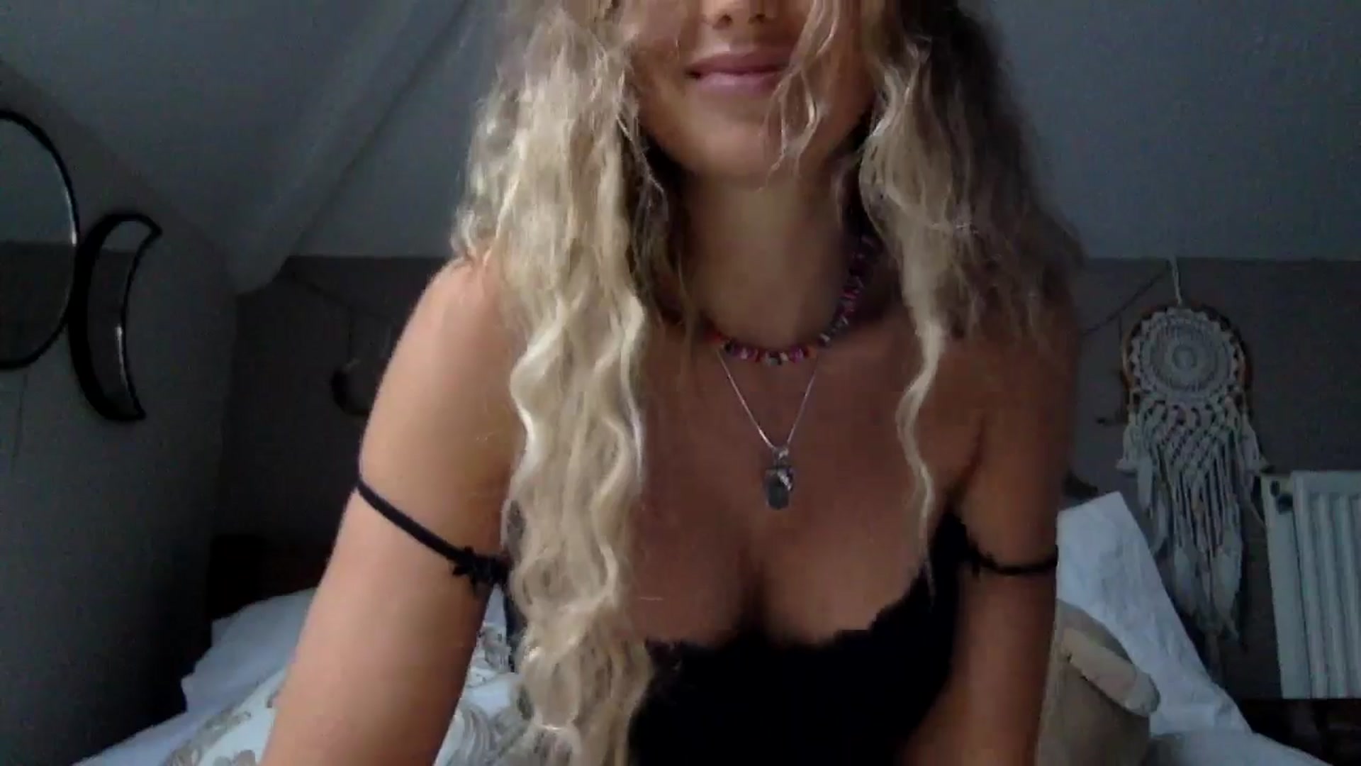 Gallery image thumbnail from Angeleska's myfreecams stream on, 09/24/2024, 17:17 image 13 of 20
