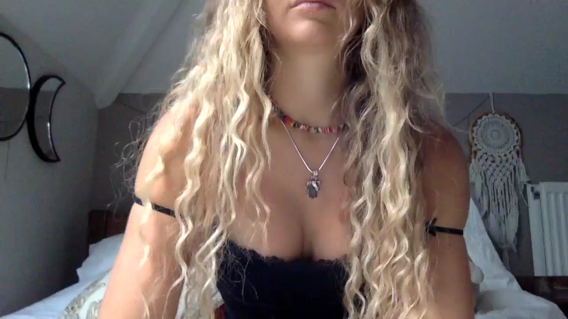 Gallery image thumbnail from Angeleska's myfreecams stream on, 09/24/2024, 17:17 image 18 of 20