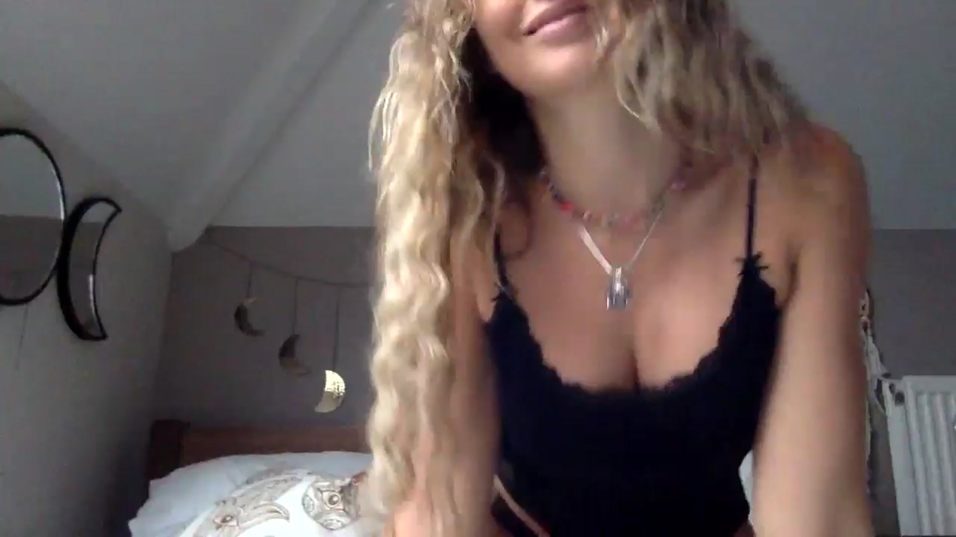 Gallery image thumbnail from Angeleska's myfreecams stream on, 09/24/2024, 17:17 image 1 of 20