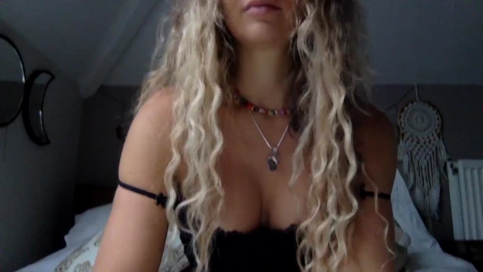 Gallery image thumbnail from Angeleska's myfreecams stream on, 09/24/2024, 17:17 image 15 of 20