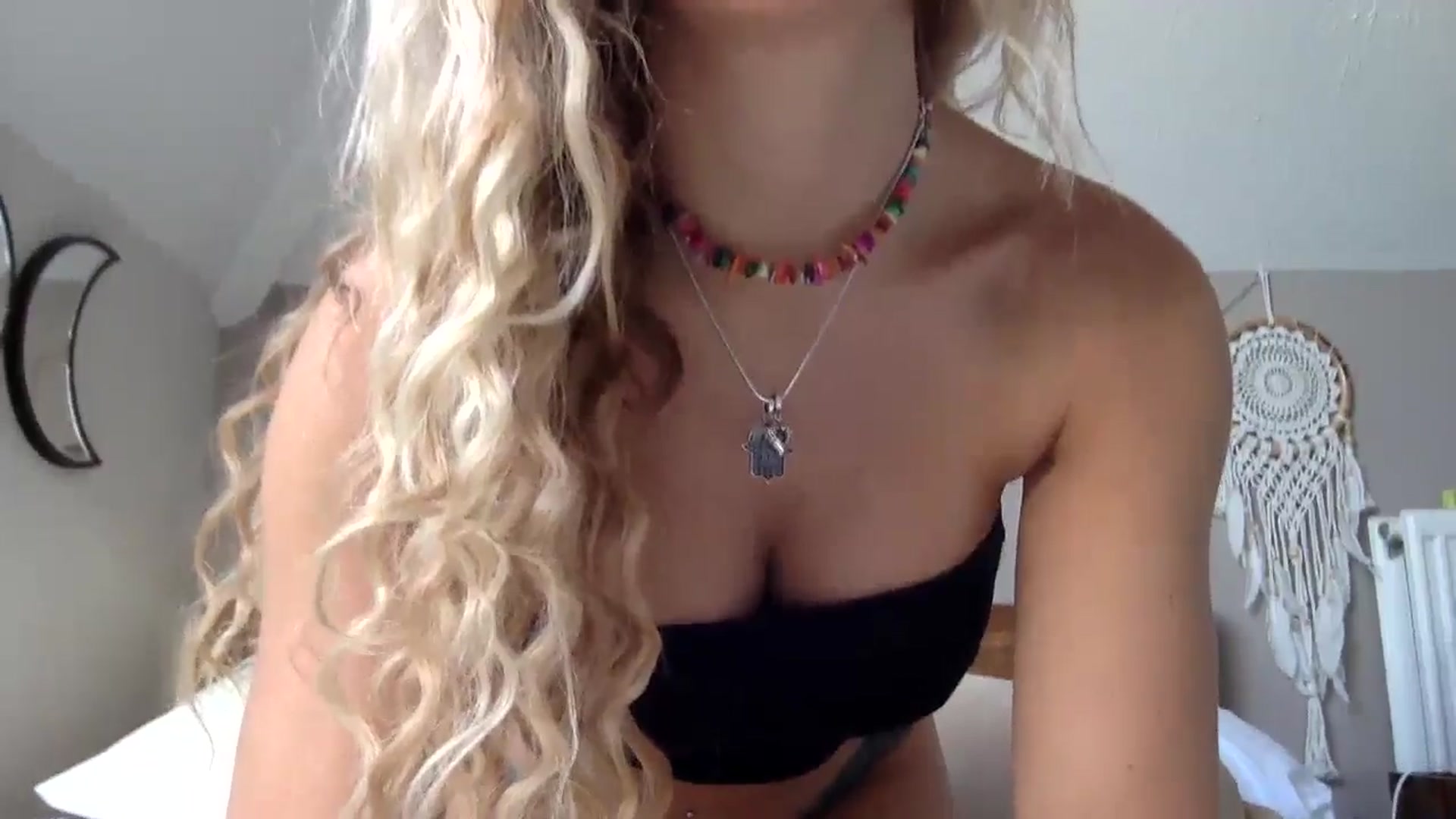 Gallery image thumbnail from Angeleska's myfreecams stream on, 10/27/2024, 14:38 image 2 of 20