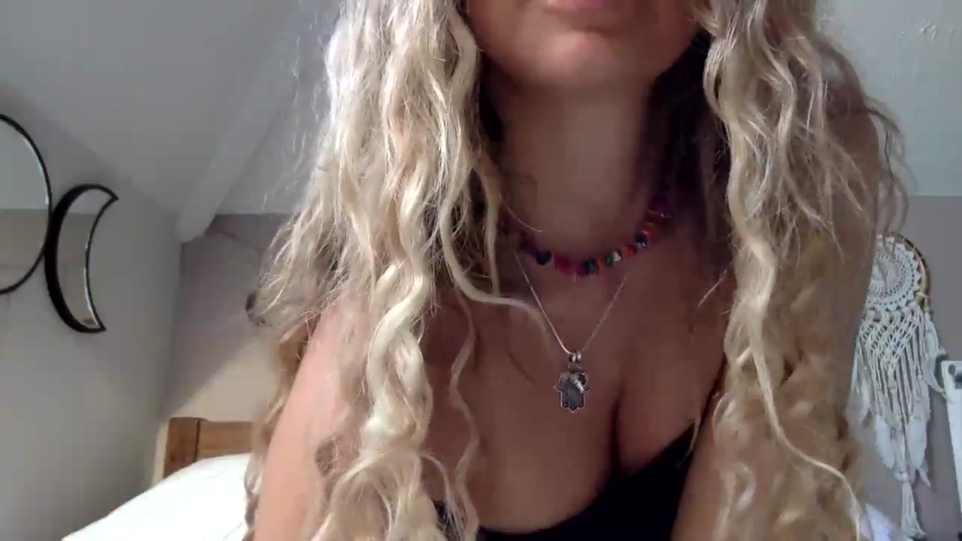 Gallery image thumbnail from Angeleska's myfreecams stream on, 10/27/2024, 14:38 image 3 of 20