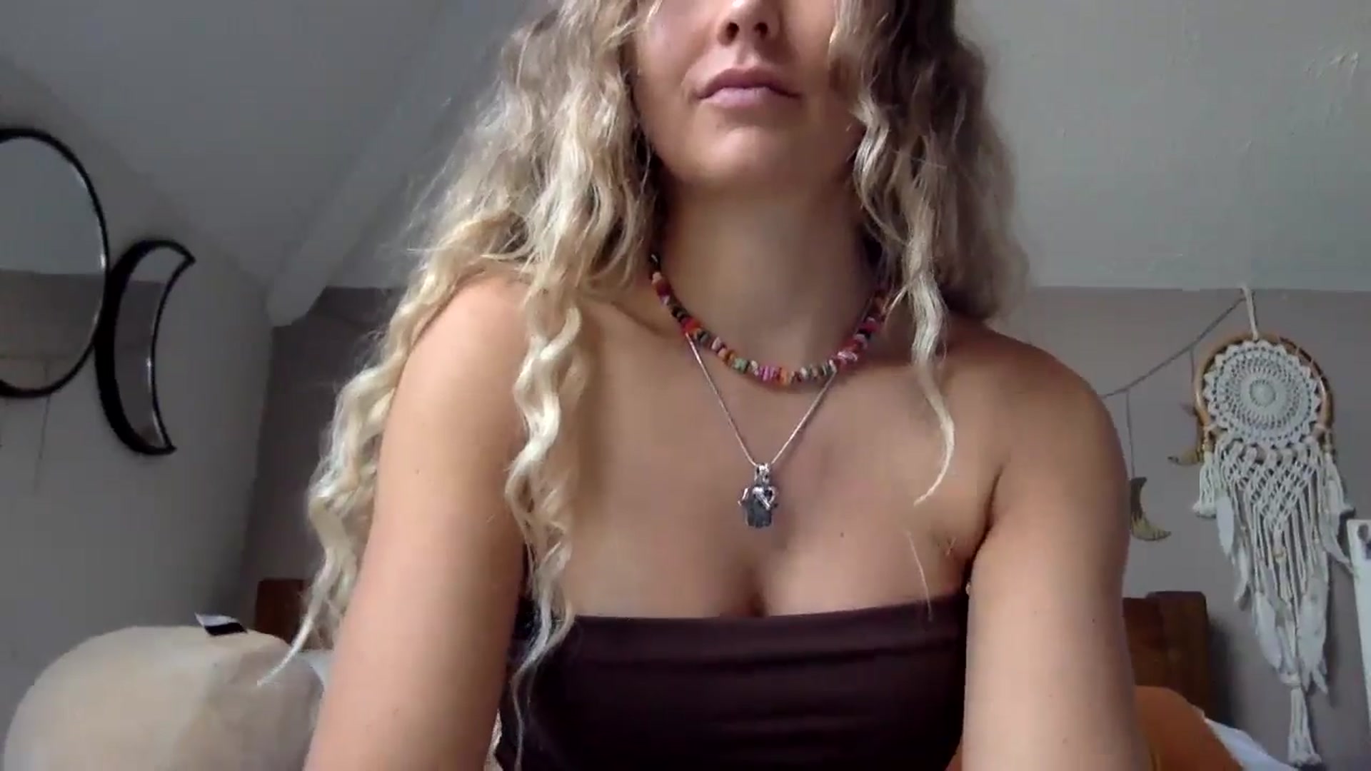 Gallery image thumbnail from Angeleska's myfreecams stream on, 10/28/2024, 14:24 image 18 of 20