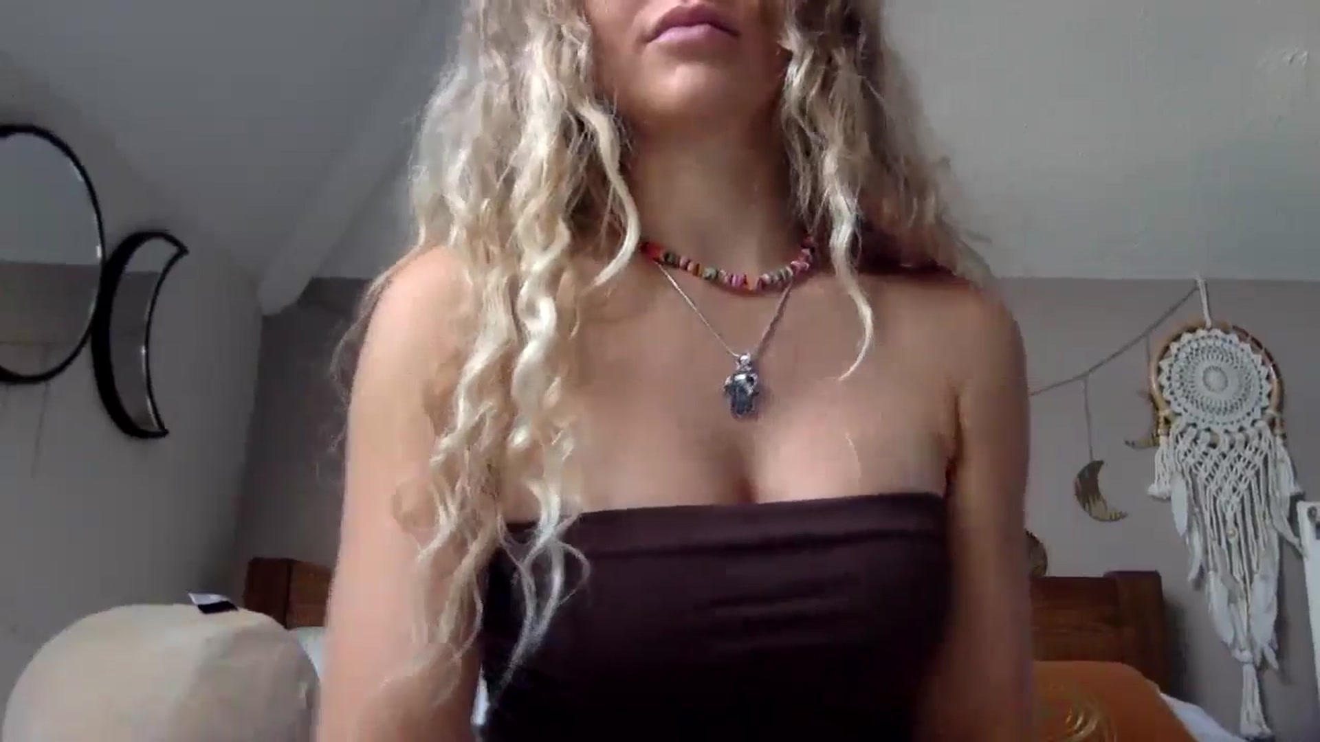 Gallery image thumbnail from Angeleska's myfreecams stream on, 10/28/2024, 14:24 image 19 of 20