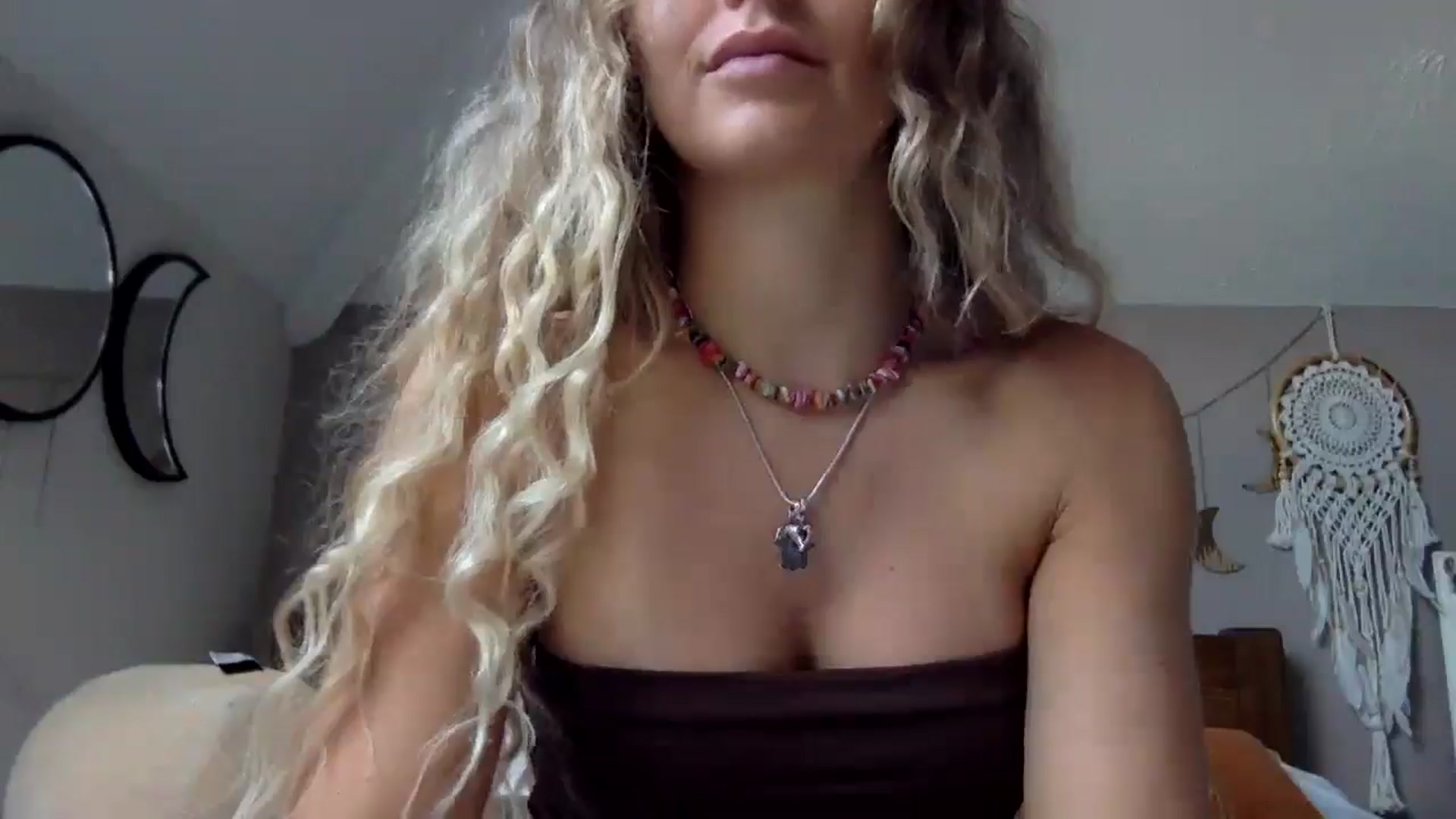 Gallery image thumbnail from Angeleska's myfreecams stream on, 10/28/2024, 14:24 image 16 of 20