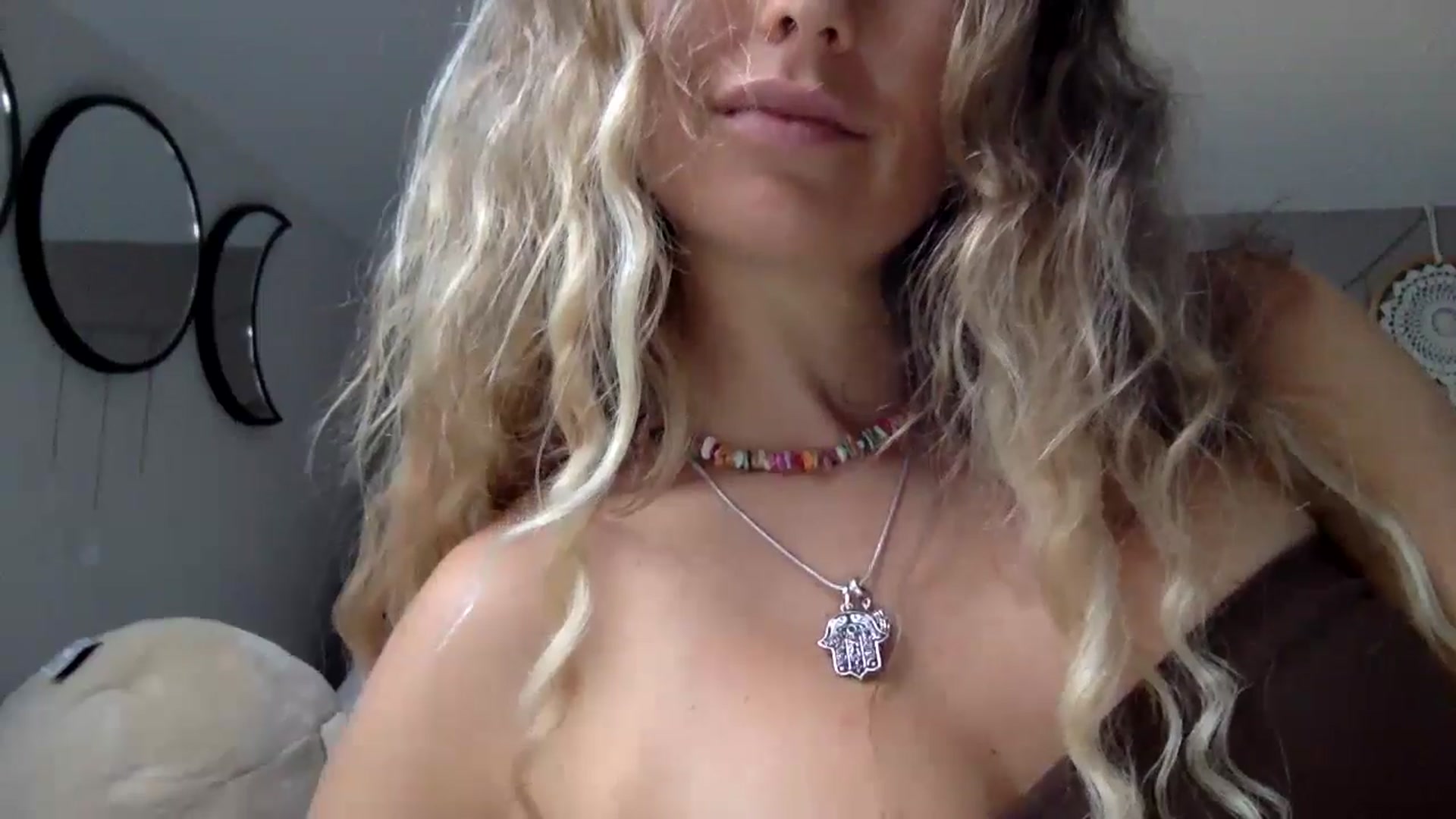 Gallery image thumbnail from Angeleska's myfreecams stream on, 10/28/2024, 16:15 image 18 of 20