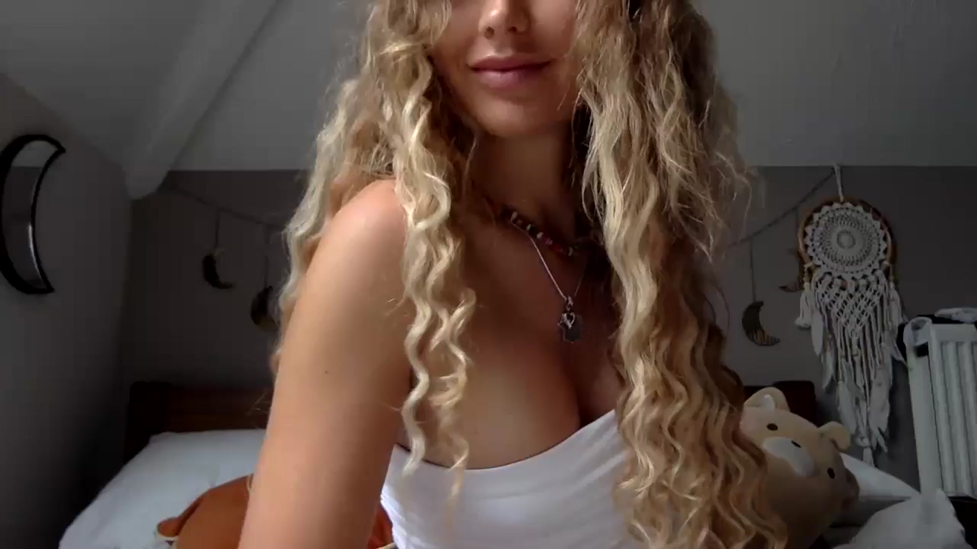 Gallery image thumbnail from Angeleska's myfreecams stream on, 11/02/2024, 12:27 image 11 of 20
